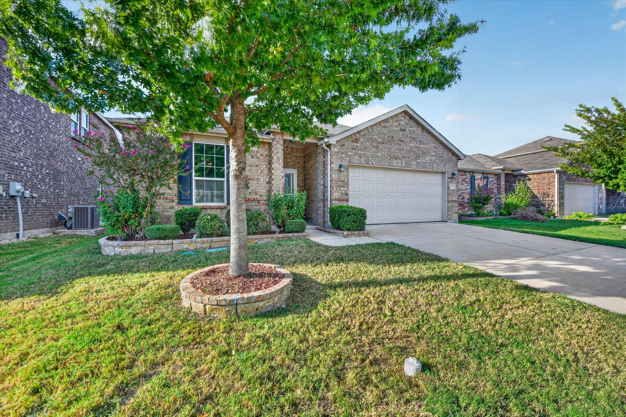 Single Family Residence For Rent in Tarrant County , 2233 Buelingo Lane, Fort Worth, Texas 76131, 3 Bedroom, 2 Bathroom, 2 Garage spaces, 2,106 Sqft, built in 2017, mls#21411751, Real Estate Agent in Fort Worth, Homes For Rent in Tarrant county, Homes For Rent in Fort Worth, Realtor in Fort Worth Texas, Real Estate Brokerage Independent Realty Texas, Luminita Cordes Realtor