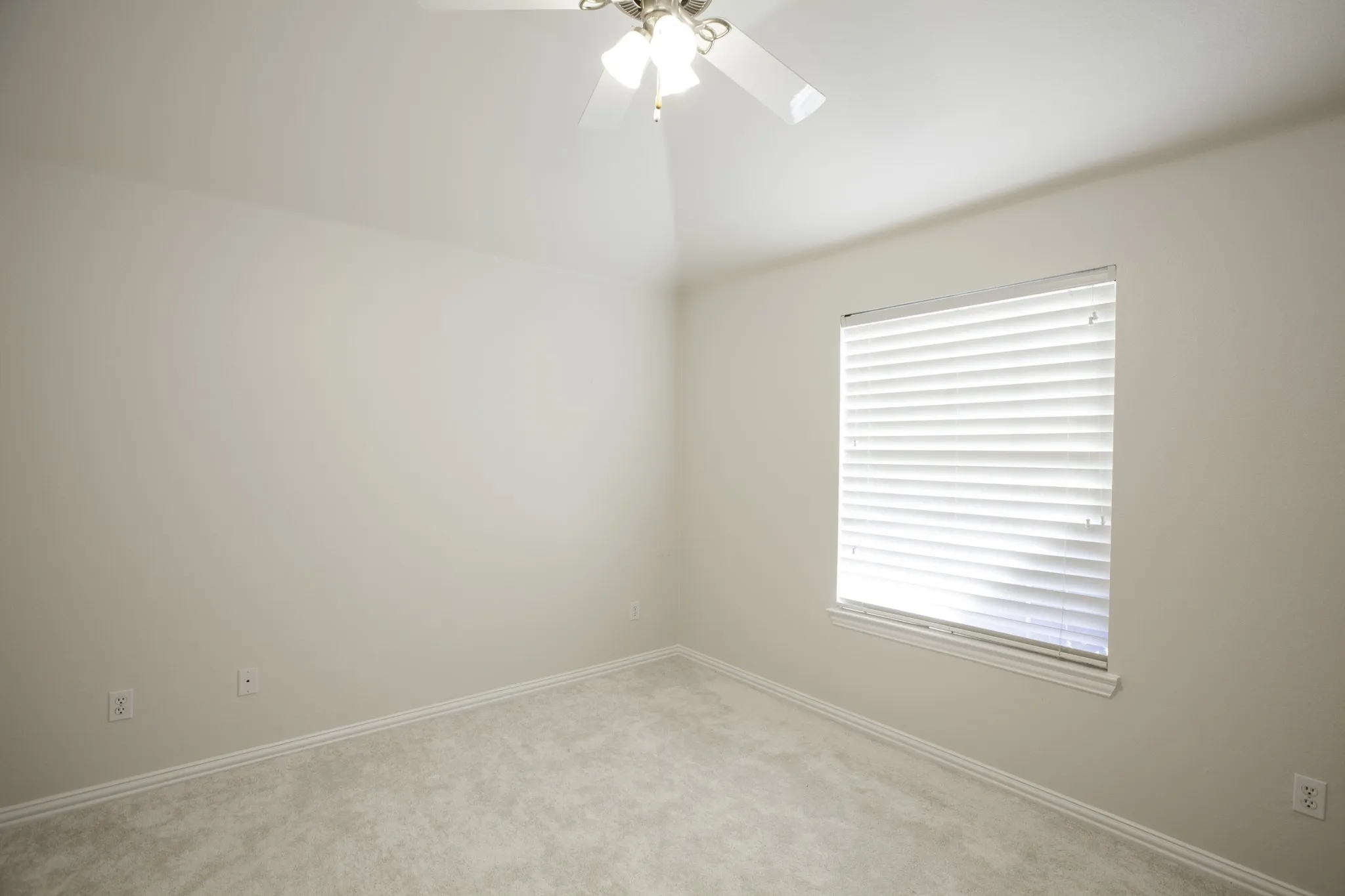 Single Family Residence For Rent in Collin County , 6976 Valley Brook Drive, Frisco, Texas 75035, 4 Bedroom, 4 Bathroom, 2 Garage spaces, 3,662 Sqft, built in 2001, mls#21411755, Real Estate Agent in Frisco, Homes For Rent in Collin county, Homes For Rent in Frisco, Realtor in Frisco Texas, Real Estate Brokerage Independent Realty Texas, Luminita Cordes Realtor