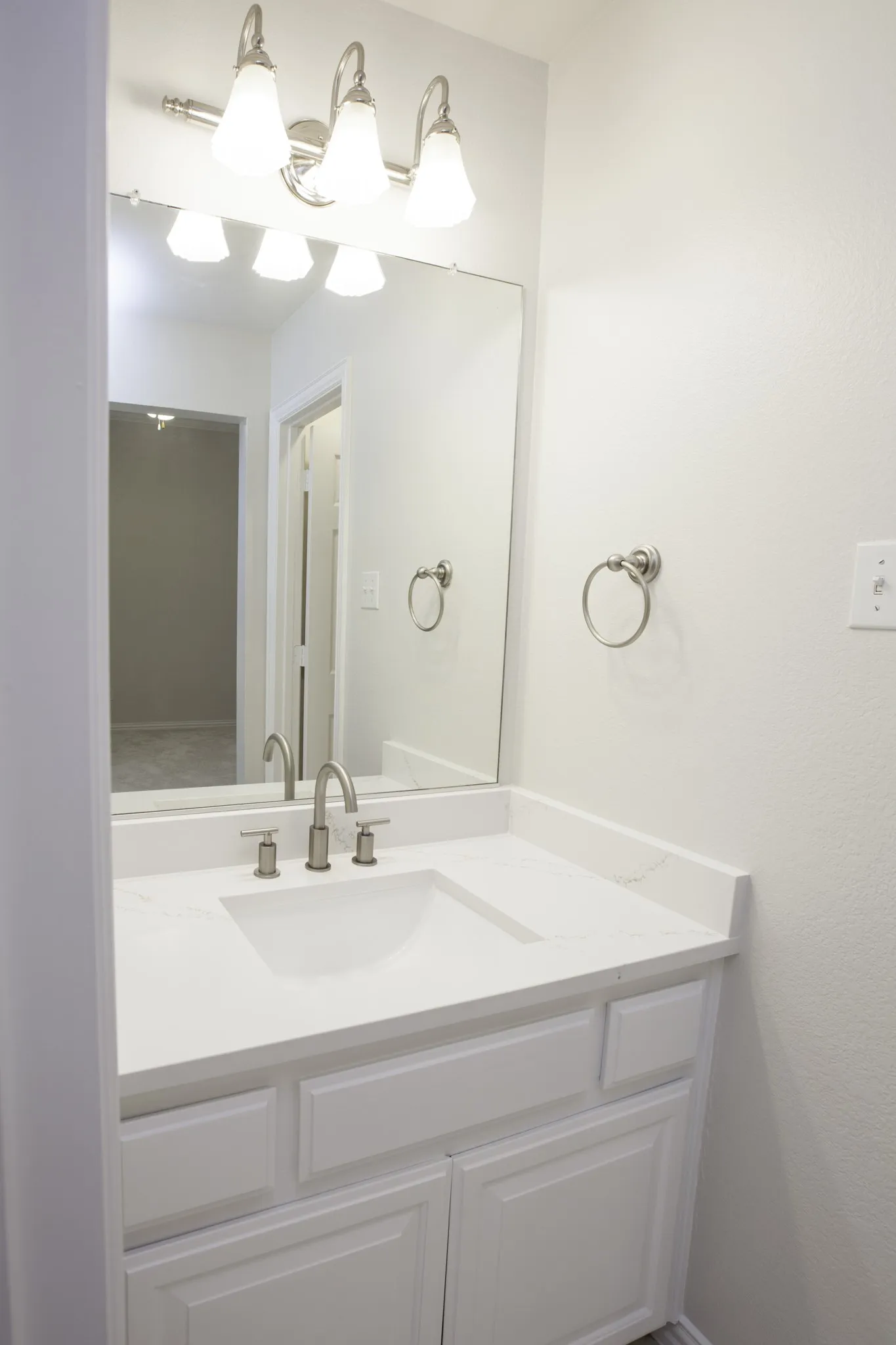 Single Family Residence For Rent in Collin County , 6976 Valley Brook Drive, Frisco, Texas 75035, 4 Bedroom, 4 Bathroom, 2 Garage spaces, 3,662 Sqft, built in 2001, mls#21411755, Real Estate Agent in Frisco, Homes For Rent in Collin county, Homes For Rent in Frisco, Realtor in Frisco Texas, Real Estate Brokerage Independent Realty Texas, Luminita Cordes Realtor