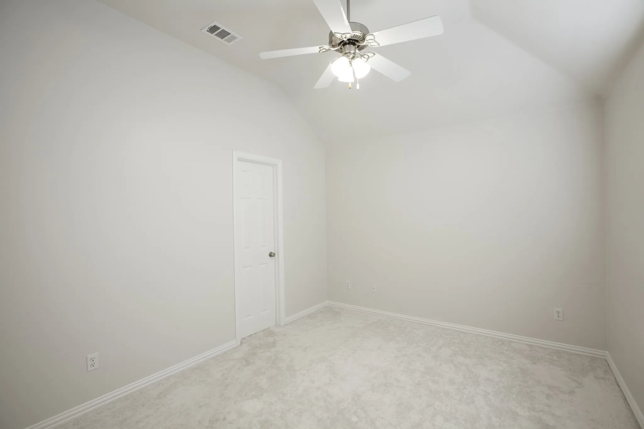 Single Family Residence For Rent in Collin County , 6976 Valley Brook Drive, Frisco, Texas 75035, 4 Bedroom, 4 Bathroom, 2 Garage spaces, 3,662 Sqft, built in 2001, mls#21411755, Real Estate Agent in Frisco, Homes For Rent in Collin county, Homes For Rent in Frisco, Realtor in Frisco Texas, Real Estate Brokerage Independent Realty Texas, Luminita Cordes Realtor