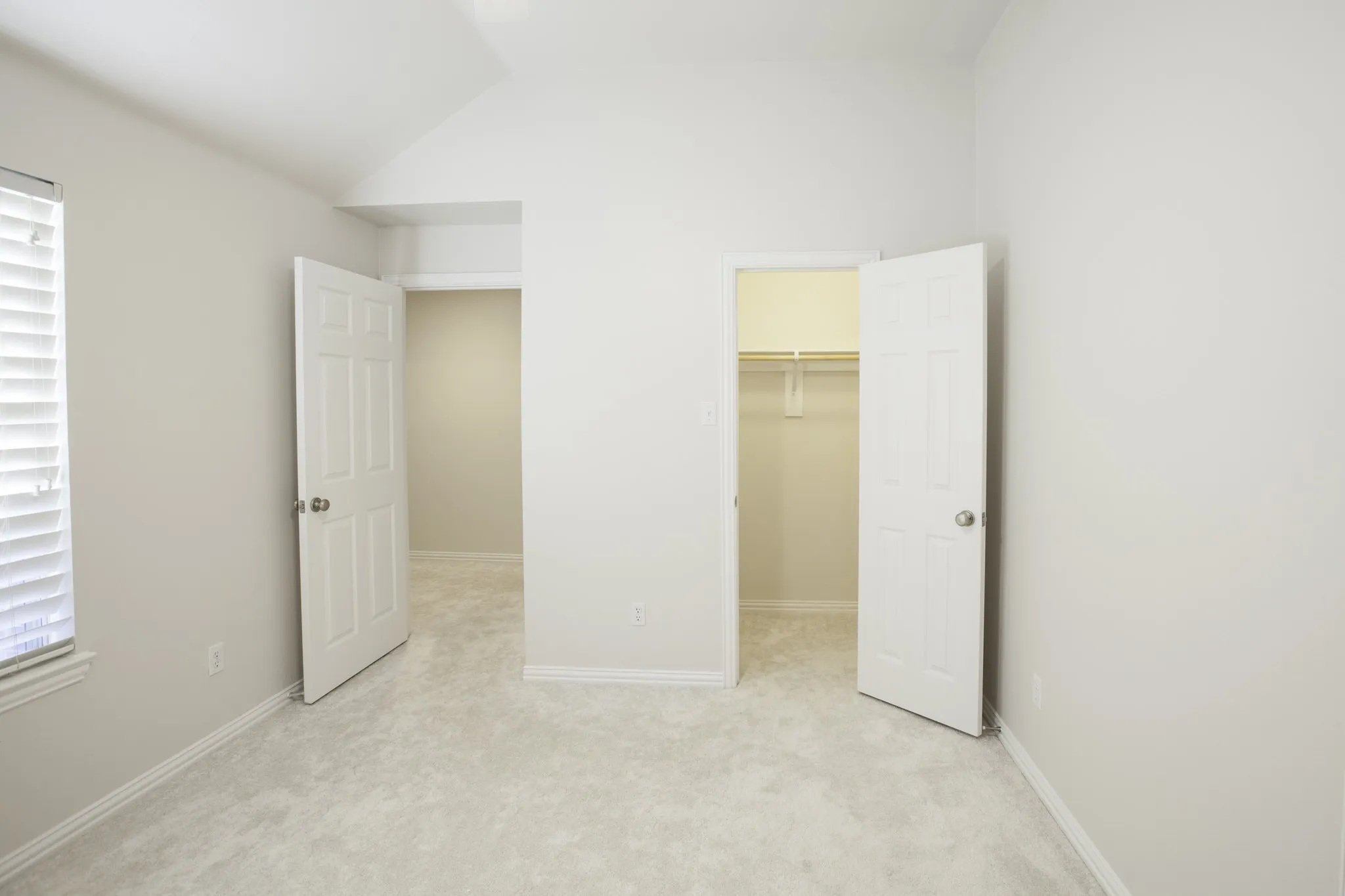 Single Family Residence For Rent in Collin County , 6976 Valley Brook Drive, Frisco, Texas 75035, 4 Bedroom, 4 Bathroom, 2 Garage spaces, 3,662 Sqft, built in 2001, mls#21411755, Real Estate Agent in Frisco, Homes For Rent in Collin county, Homes For Rent in Frisco, Realtor in Frisco Texas, Real Estate Brokerage Independent Realty Texas, Luminita Cordes Realtor
