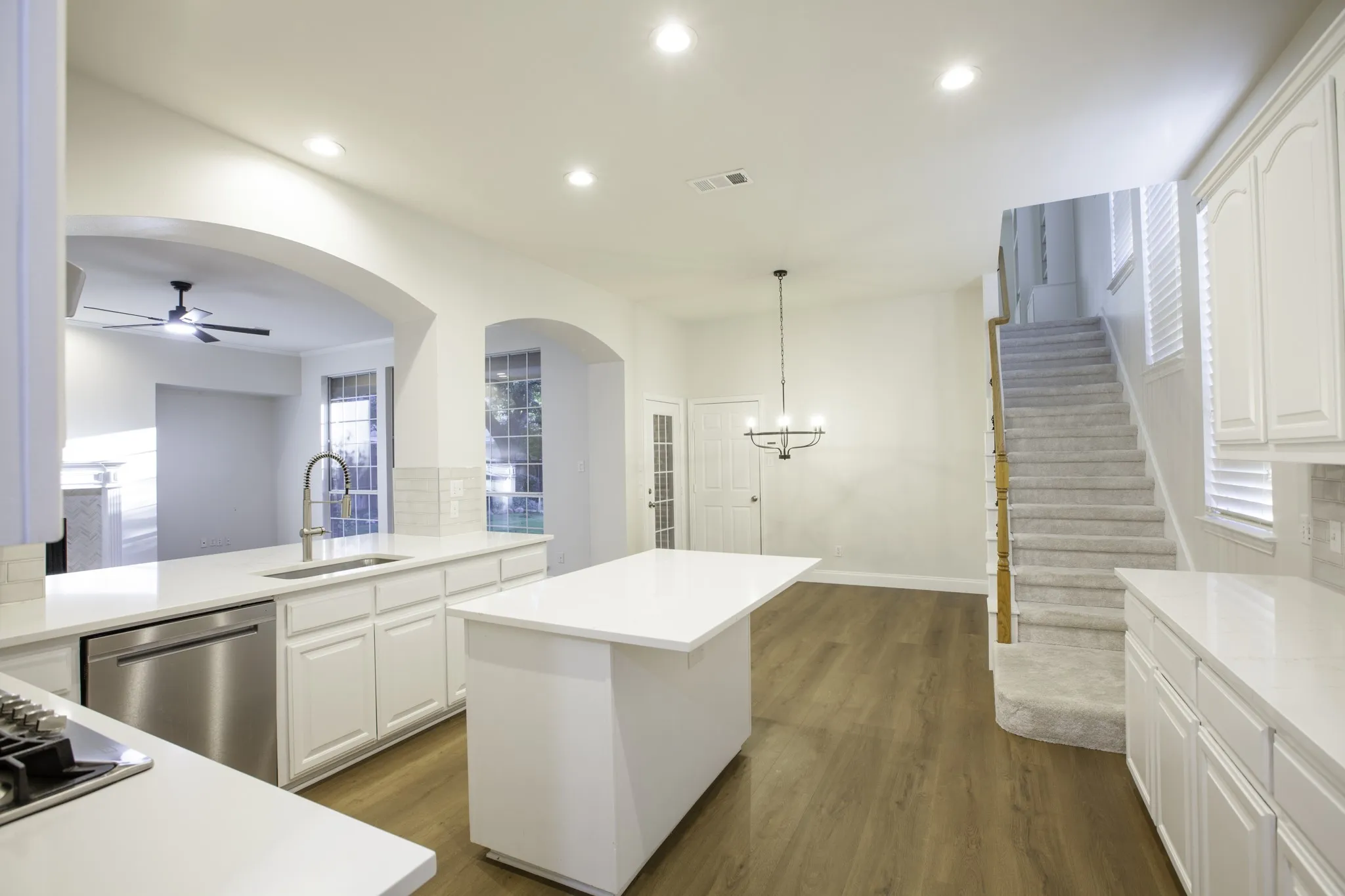 Single Family Residence For Rent in Collin County , 6976 Valley Brook Drive, Frisco, Texas 75035, 4 Bedroom, 4 Bathroom, 2 Garage spaces, 3,662 Sqft, built in 2001, mls#21411755, Real Estate Agent in Frisco, Homes For Rent in Collin county, Homes For Rent in Frisco, Realtor in Frisco Texas, Real Estate Brokerage Independent Realty Texas, Luminita Cordes Realtor
