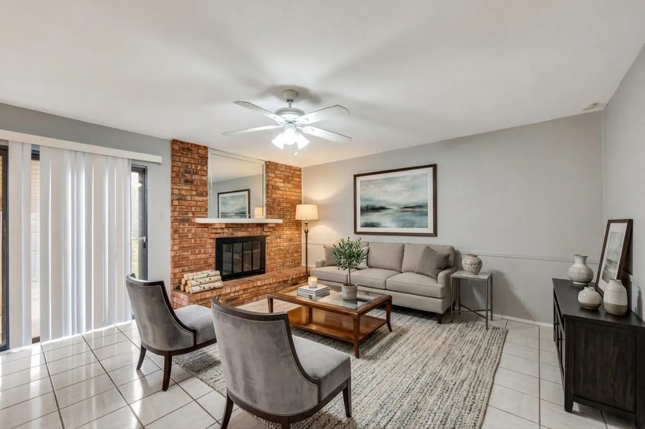 Single Family Residence For Sale in Tarrant County , 1617 Whittenburg Drive, Fort Worth, Texas 76134, 3 Bedroom, 2 Bathroom, 2 Garage spaces, 1,955 Sqft, built in 1978, mls#21398181, Real Estate Agent in Fort Worth, Homes For Sale in Tarrant county, Homes For Sale in Fort Worth, Realtor in Fort Worth Texas, Real Estate Brokerage Independent Realty Texas, Luminita Cordes Realtor
