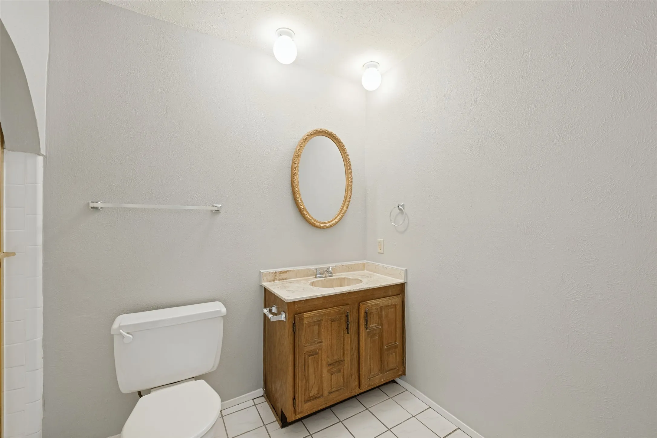 Single Family Residence For Sale in Tarrant County , 1617 Whittenburg Drive, Fort Worth, Texas 76134, 3 Bedroom, 2 Bathroom, 2 Garage spaces, 1,955 Sqft, built in 1978, mls#21398181, Real Estate Agent in Fort Worth, Homes For Sale in Tarrant county, Homes For Sale in Fort Worth, Realtor in Fort Worth Texas, Real Estate Brokerage Independent Realty Texas, Luminita Cordes Realtor