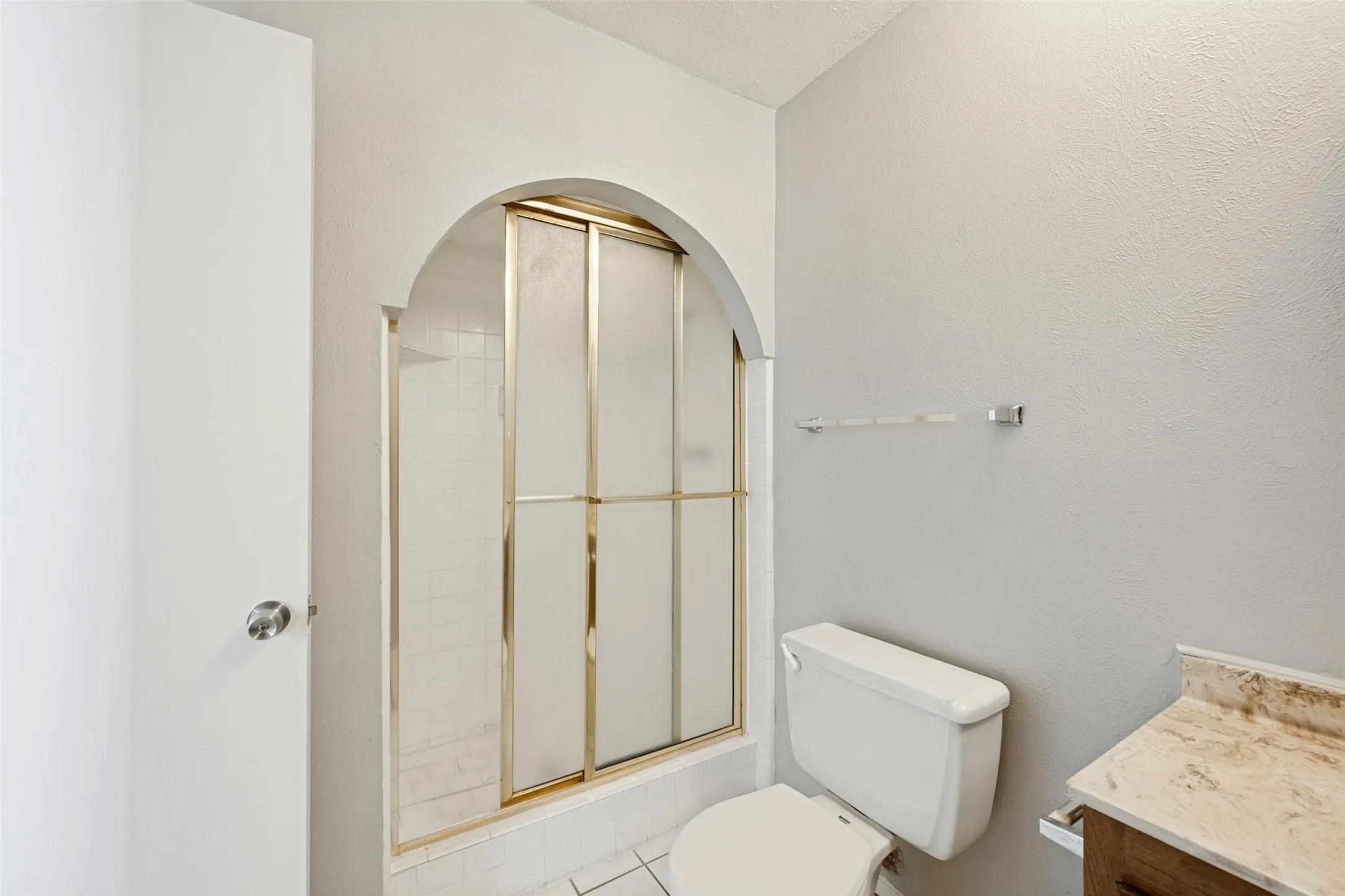 Single Family Residence For Sale in Tarrant County , 1617 Whittenburg Drive, Fort Worth, Texas 76134, 3 Bedroom, 2 Bathroom, 2 Garage spaces, 1,955 Sqft, built in 1978, mls#21398181, Real Estate Agent in Fort Worth, Homes For Sale in Tarrant county, Homes For Sale in Fort Worth, Realtor in Fort Worth Texas, Real Estate Brokerage Independent Realty Texas, Luminita Cordes Realtor