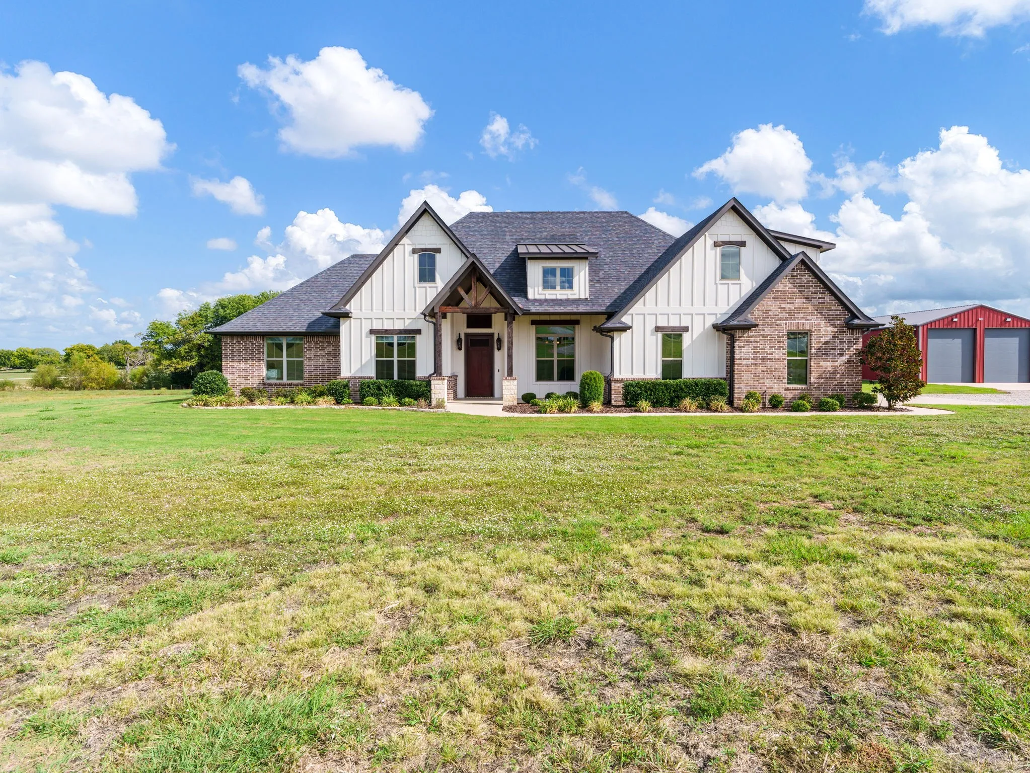Amazing Curb appeal with workshop on side