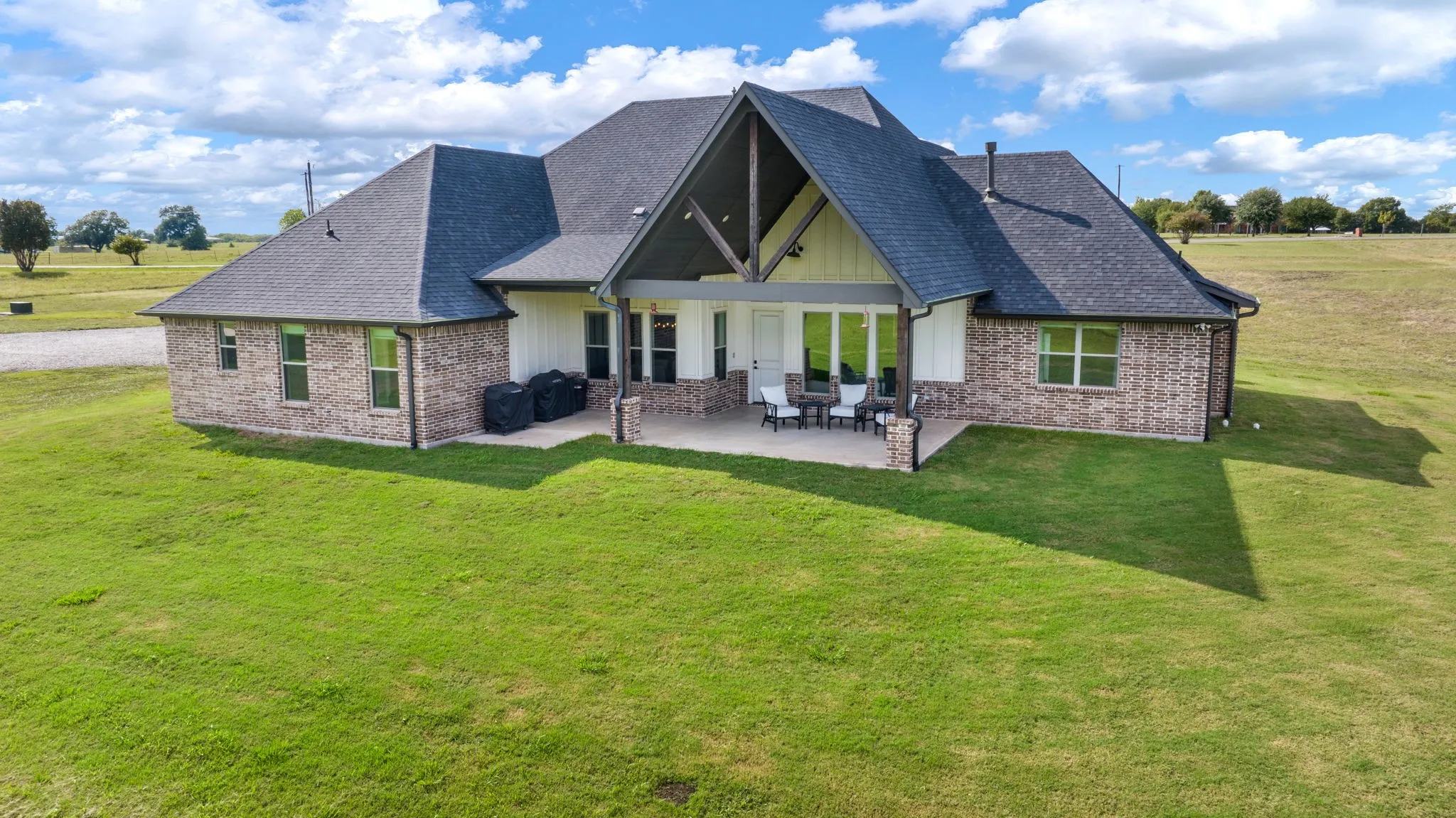 Single Family Residence For Sale in Grayson County , 121 Pecan Valley Court, Sherman, Texas 75090, 4 Bedroom, 4 Bathroom, 2 Garage spaces, 3,100 Sqft, built in 2021, mls#21409633, Real Estate Agent in Sherman, Homes For Sale in Grayson county, Homes For Sale in Sherman, Realtor in Sherman Texas, Real Estate Brokerage Independent Realty Texas, Luminita Cordes Realtor