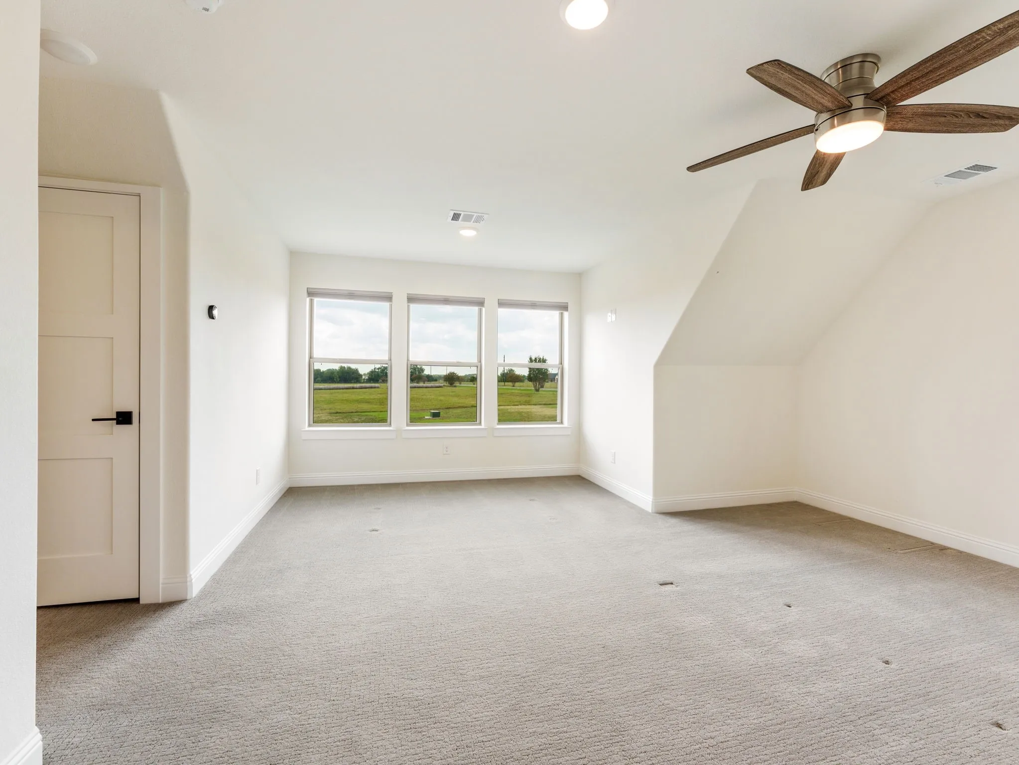 Single Family Residence For Sale in Grayson County , 121 Pecan Valley Court, Sherman, Texas 75090, 4 Bedroom, 4 Bathroom, 2 Garage spaces, 3,100 Sqft, built in 2021, mls#21409633, Real Estate Agent in Sherman, Homes For Sale in Grayson county, Homes For Sale in Sherman, Realtor in Sherman Texas, Real Estate Brokerage Independent Realty Texas, Luminita Cordes Realtor