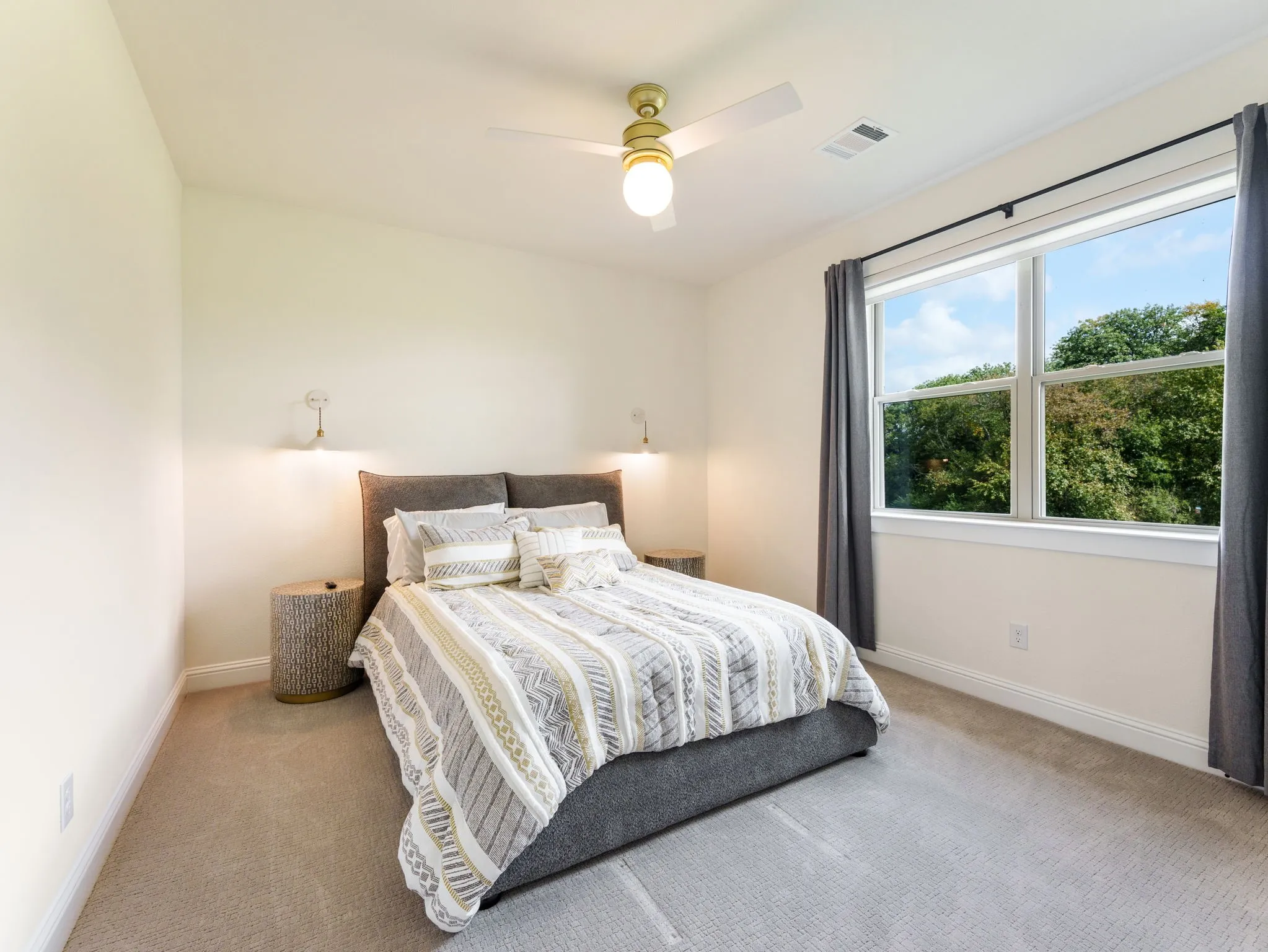Single Family Residence For Sale in Grayson County , 121 Pecan Valley Court, Sherman, Texas 75090, 4 Bedroom, 4 Bathroom, 2 Garage spaces, 3,100 Sqft, built in 2021, mls#21409633, Real Estate Agent in Sherman, Homes For Sale in Grayson county, Homes For Sale in Sherman, Realtor in Sherman Texas, Real Estate Brokerage Independent Realty Texas, Luminita Cordes Realtor