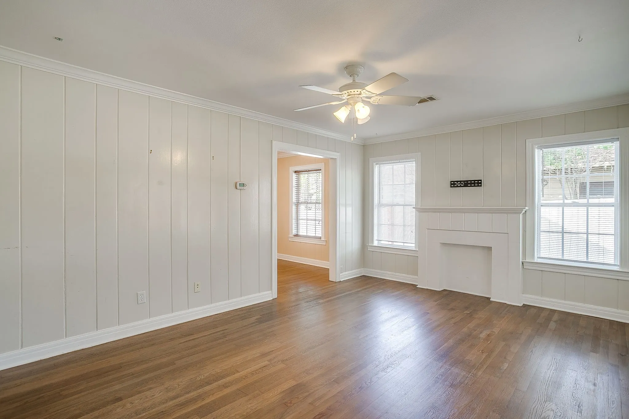 Single Family Residence For Rent in Tarrant County , 2604 Wayside Avenue, Fort Worth, Texas 76110, 2 Bedroom, 1 Bathroom, Garage spaces, 1,240 Sqft, built in 1941, mls#21411680, Real Estate Agent in Fort Worth, Homes For Rent in Tarrant county, Homes For Rent in Fort Worth, Realtor in Fort Worth Texas, Real Estate Brokerage Independent Realty Texas, Luminita Cordes Realtor