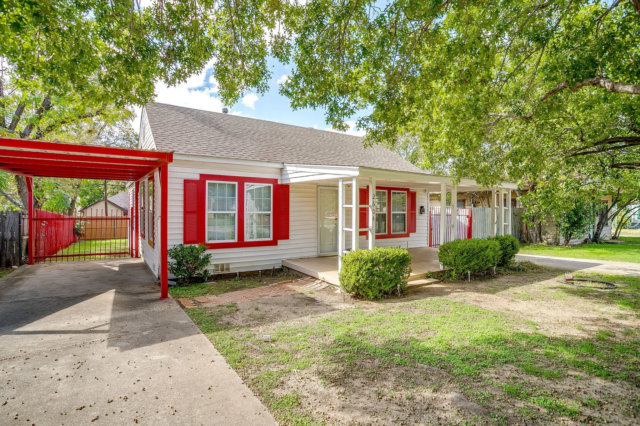 Single Family Residence For Rent in Tarrant County , 2604 Wayside Avenue, Fort Worth, Texas 76110, 2 Bedroom, 1 Bathroom, Garage spaces, 1,240 Sqft, built in 1941, mls#21411680, Real Estate Agent in Fort Worth, Homes For Rent in Tarrant county, Homes For Rent in Fort Worth, Realtor in Fort Worth Texas, Real Estate Brokerage Independent Realty Texas, Luminita Cordes Realtor