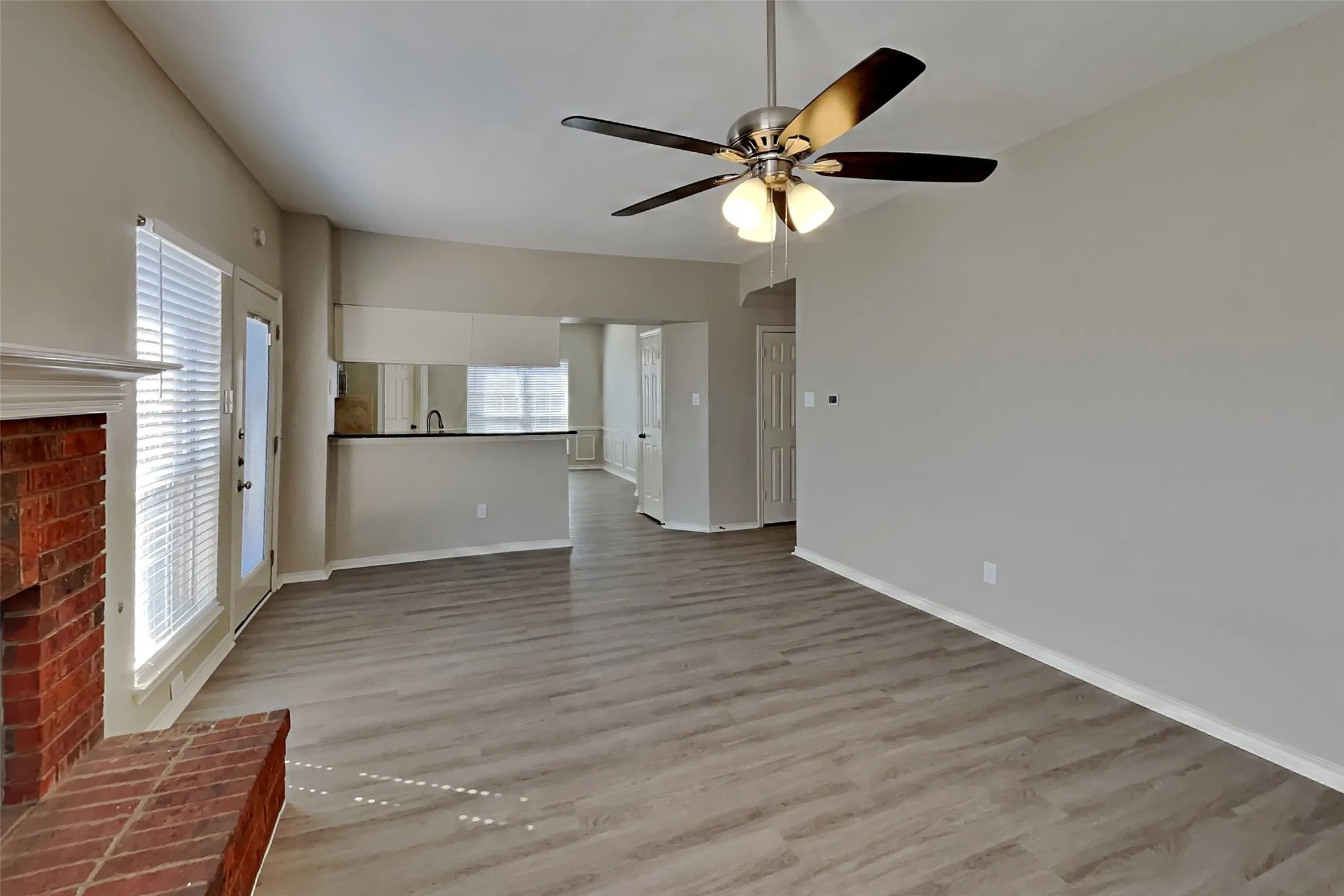 Single Family Residence For Rent in Denton County , 1421 Mapleview Drive, Carrollton, Texas 75007, 4 Bedroom, 3 Bathroom, 2 Garage spaces, 2,282 Sqft, built in 1991, mls#21411791, Real Estate Agent in Carrollton, Homes For Rent in Denton county, Homes For Rent in Carrollton, Realtor in Carrollton Texas, Real Estate Brokerage Independent Realty Texas, Luminita Cordes Realtor