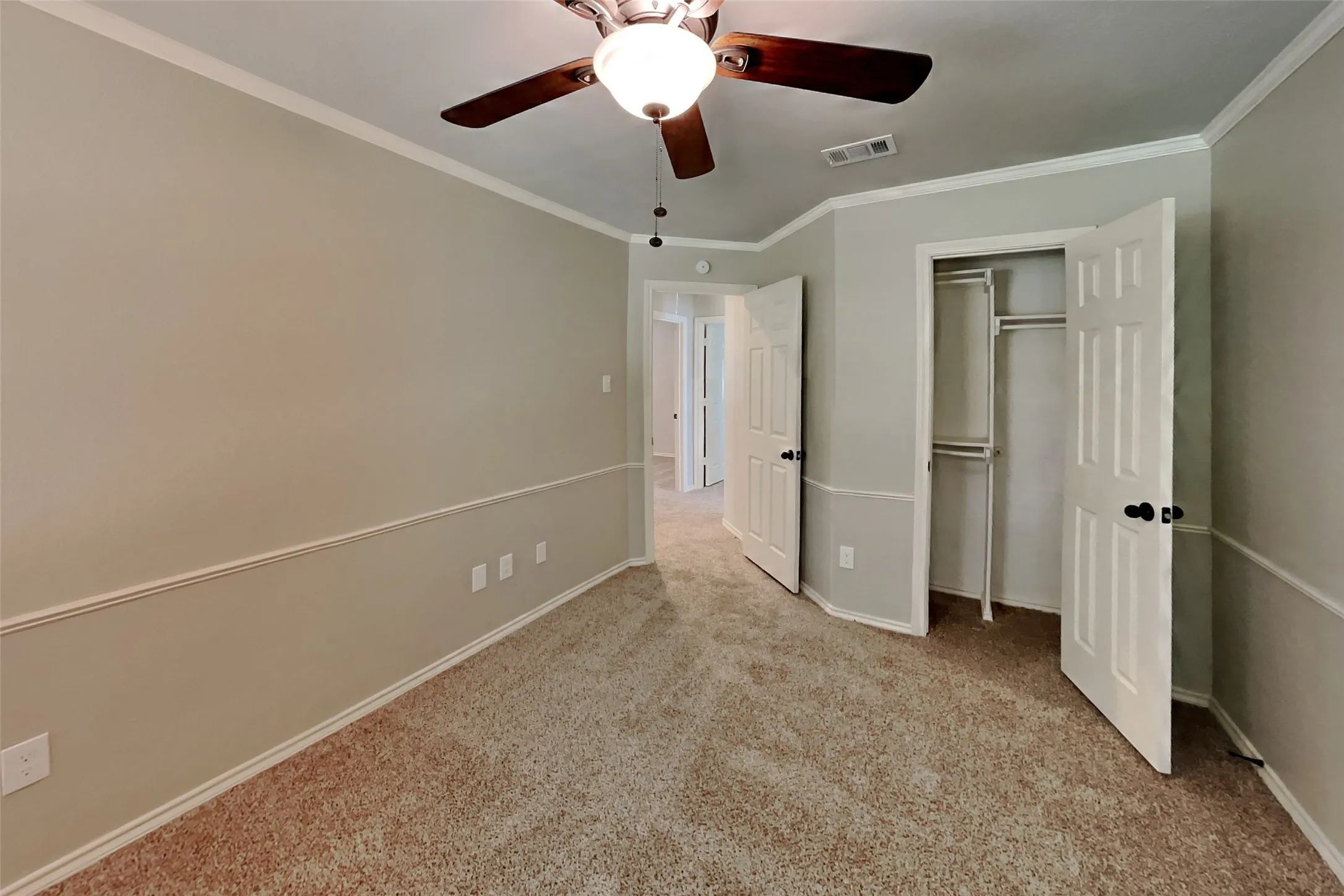 Single Family Residence For Rent in Denton County , 1421 Mapleview Drive, Carrollton, Texas 75007, 4 Bedroom, 3 Bathroom, 2 Garage spaces, 2,282 Sqft, built in 1991, mls#21411791, Real Estate Agent in Carrollton, Homes For Rent in Denton county, Homes For Rent in Carrollton, Realtor in Carrollton Texas, Real Estate Brokerage Independent Realty Texas, Luminita Cordes Realtor