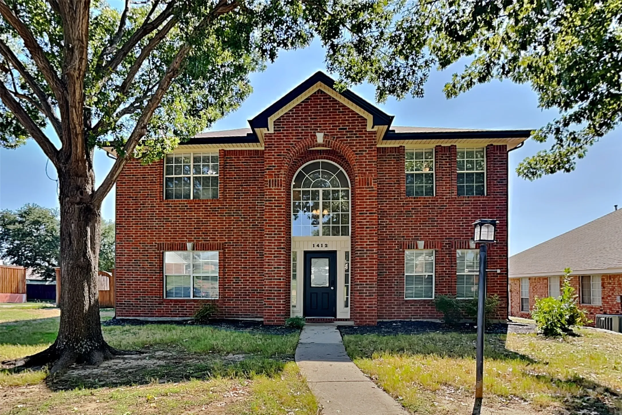 Single Family Residence For Rent