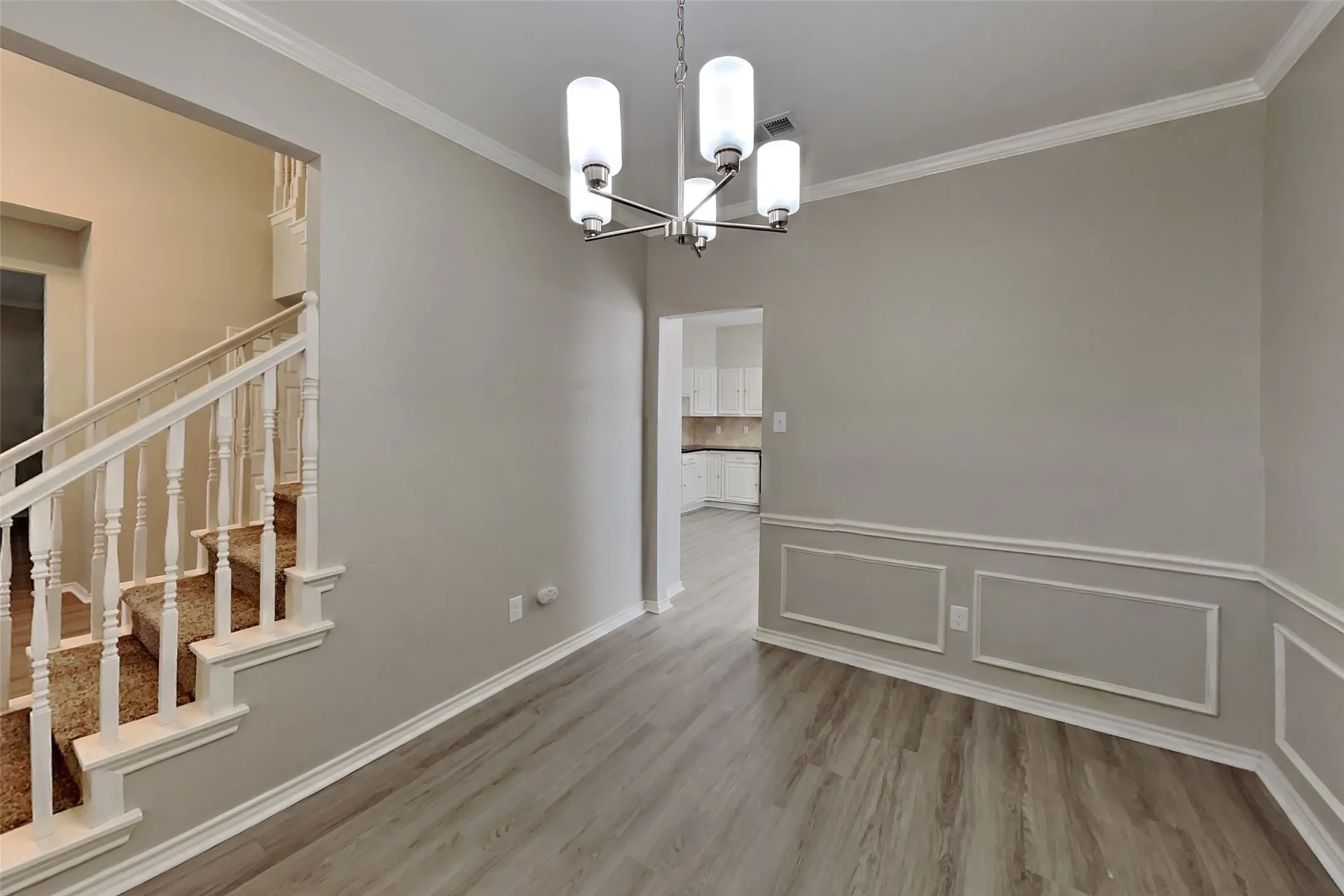 Single Family Residence For Rent in Denton County , 1421 Mapleview Drive, Carrollton, Texas 75007, 4 Bedroom, 3 Bathroom, 2 Garage spaces, 2,282 Sqft, built in 1991, mls#21411791, Real Estate Agent in Carrollton, Homes For Rent in Denton county, Homes For Rent in Carrollton, Realtor in Carrollton Texas, Real Estate Brokerage Independent Realty Texas, Luminita Cordes Realtor