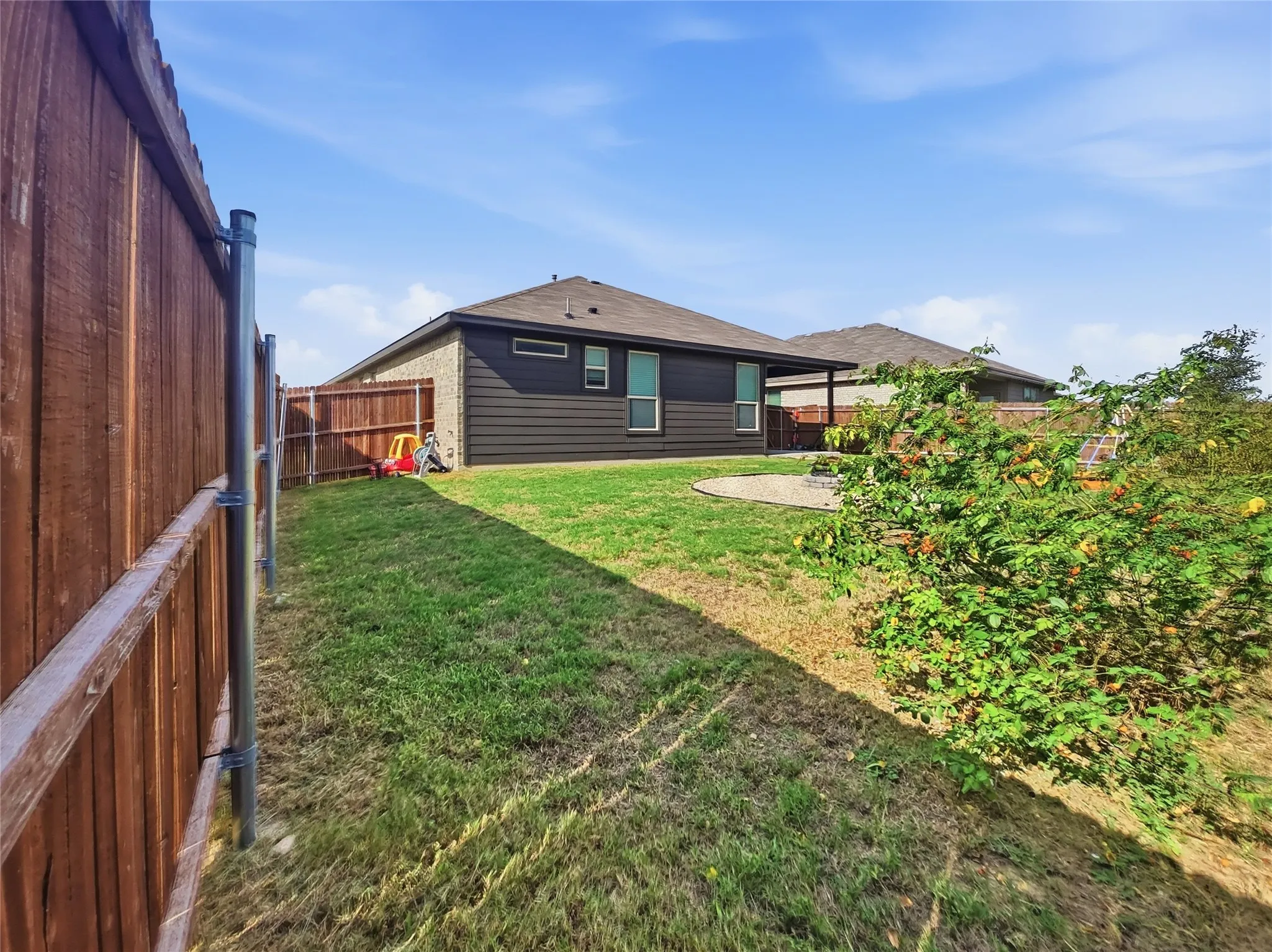 Single Family Residence For Rent in Tarrant County , 8500 Berry Crest Street, Fort Worth, Texas 76179, 4 Bedroom, 2 Bathroom, 2 Garage spaces, 1,862 Sqft, built in 2022, mls#21411807, Real Estate Agent in Fort Worth, Homes For Rent in Tarrant county, Homes For Rent in Fort Worth, Realtor in Fort Worth Texas, Real Estate Brokerage Independent Realty Texas, Luminita Cordes Realtor