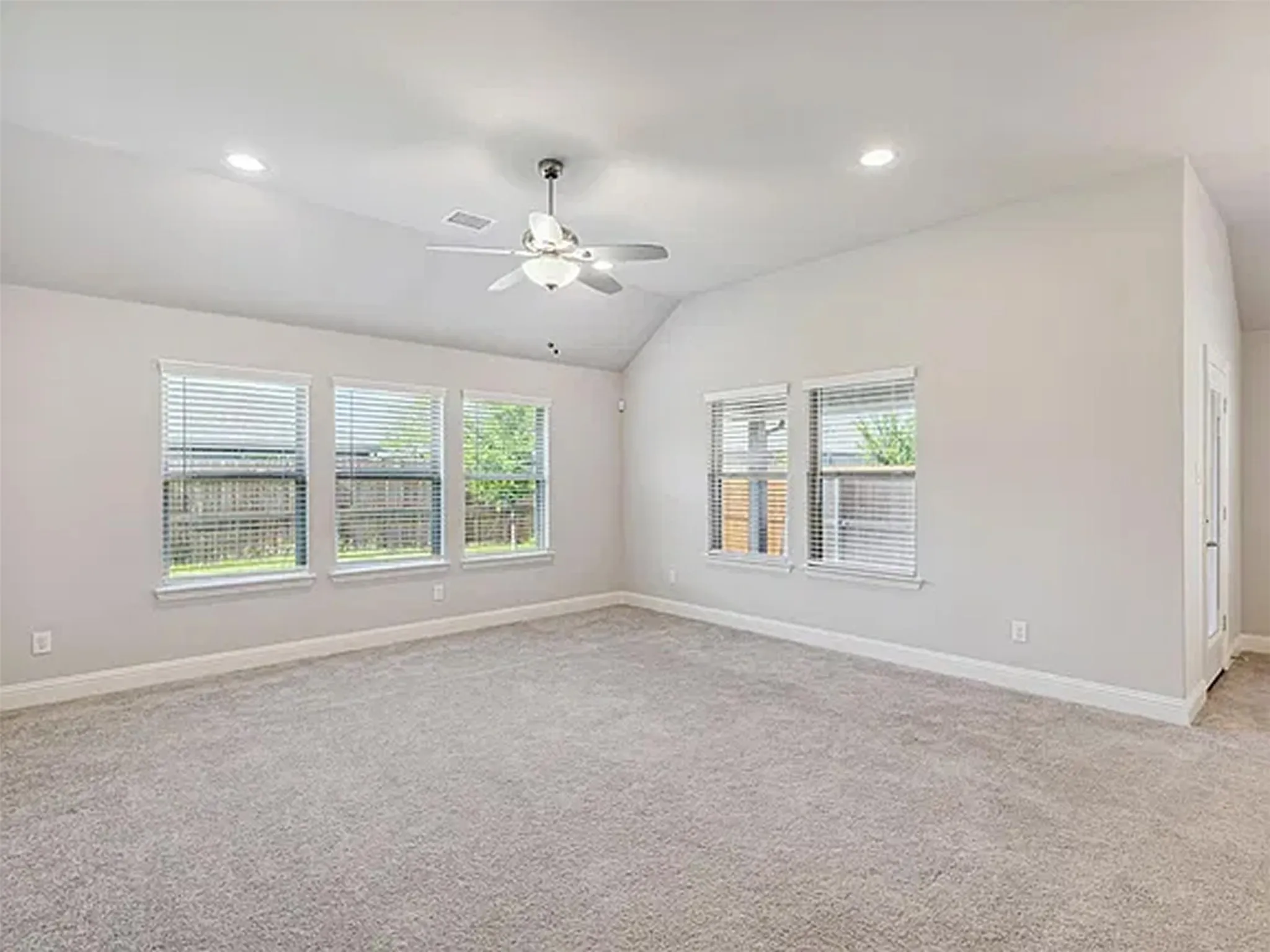Single Family Residence For Rent in Rockwall County , 548 Bradley Drive, Fate, Texas 75087, 4 Bedroom, 2 Bathroom, 2 Garage spaces, 2,265 Sqft, built in 2021, mls#21411815, Real Estate Agent in Fate, Homes For Rent in Rockwall county, Homes For Rent in Fate, Realtor in Fate Texas, Real Estate Brokerage Independent Realty Texas, Luminita Cordes Realtor