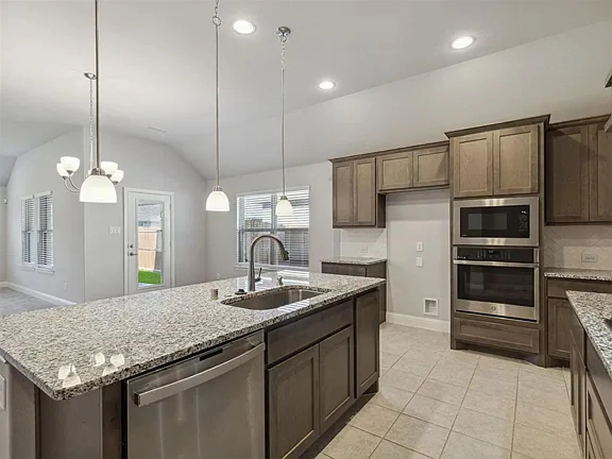 Single Family Residence For Rent in Rockwall County , 548 Bradley Drive, Fate, Texas 75087, 4 Bedroom, 2 Bathroom, 2 Garage spaces, 2,265 Sqft, built in 2021, mls#21411815, Real Estate Agent in Fate, Homes For Rent in Rockwall county, Homes For Rent in Fate, Realtor in Fate Texas, Real Estate Brokerage Independent Realty Texas, Luminita Cordes Realtor