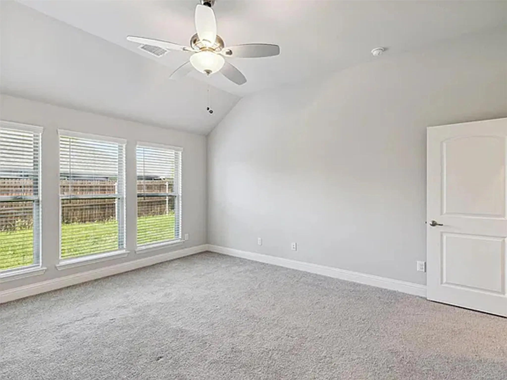 Single Family Residence For Rent in Rockwall County , 548 Bradley Drive, Fate, Texas 75087, 4 Bedroom, 2 Bathroom, 2 Garage spaces, 2,265 Sqft, built in 2021, mls#21411815, Real Estate Agent in Fate, Homes For Rent in Rockwall county, Homes For Rent in Fate, Realtor in Fate Texas, Real Estate Brokerage Independent Realty Texas, Luminita Cordes Realtor