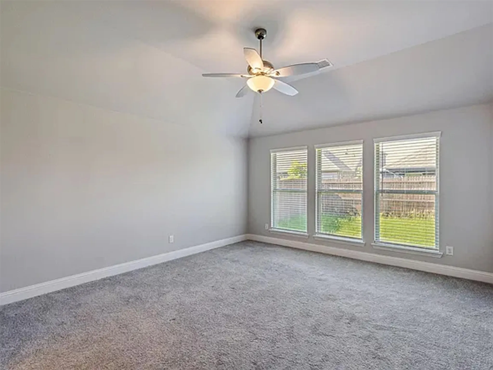 Single Family Residence For Rent in Rockwall County , 548 Bradley Drive, Fate, Texas 75087, 4 Bedroom, 2 Bathroom, 2 Garage spaces, 2,265 Sqft, built in 2021, mls#21411815, Real Estate Agent in Fate, Homes For Rent in Rockwall county, Homes For Rent in Fate, Realtor in Fate Texas, Real Estate Brokerage Independent Realty Texas, Luminita Cordes Realtor