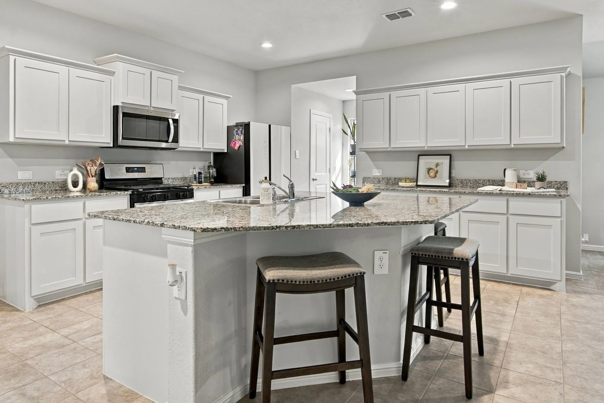 Single Family Residence For Rent in Tarrant County , 7933 Twin Forks Drive, Fort Worth, Texas 76131, 4 Bedroom, 2 Bathroom, 2 Garage spaces, 2,059 Sqft, built in 2023, mls#21411816, Real Estate Agent in Fort Worth, Homes For Rent in Tarrant county, Homes For Rent in Fort Worth, Realtor in Fort Worth Texas, Real Estate Brokerage Independent Realty Texas, Luminita Cordes Realtor