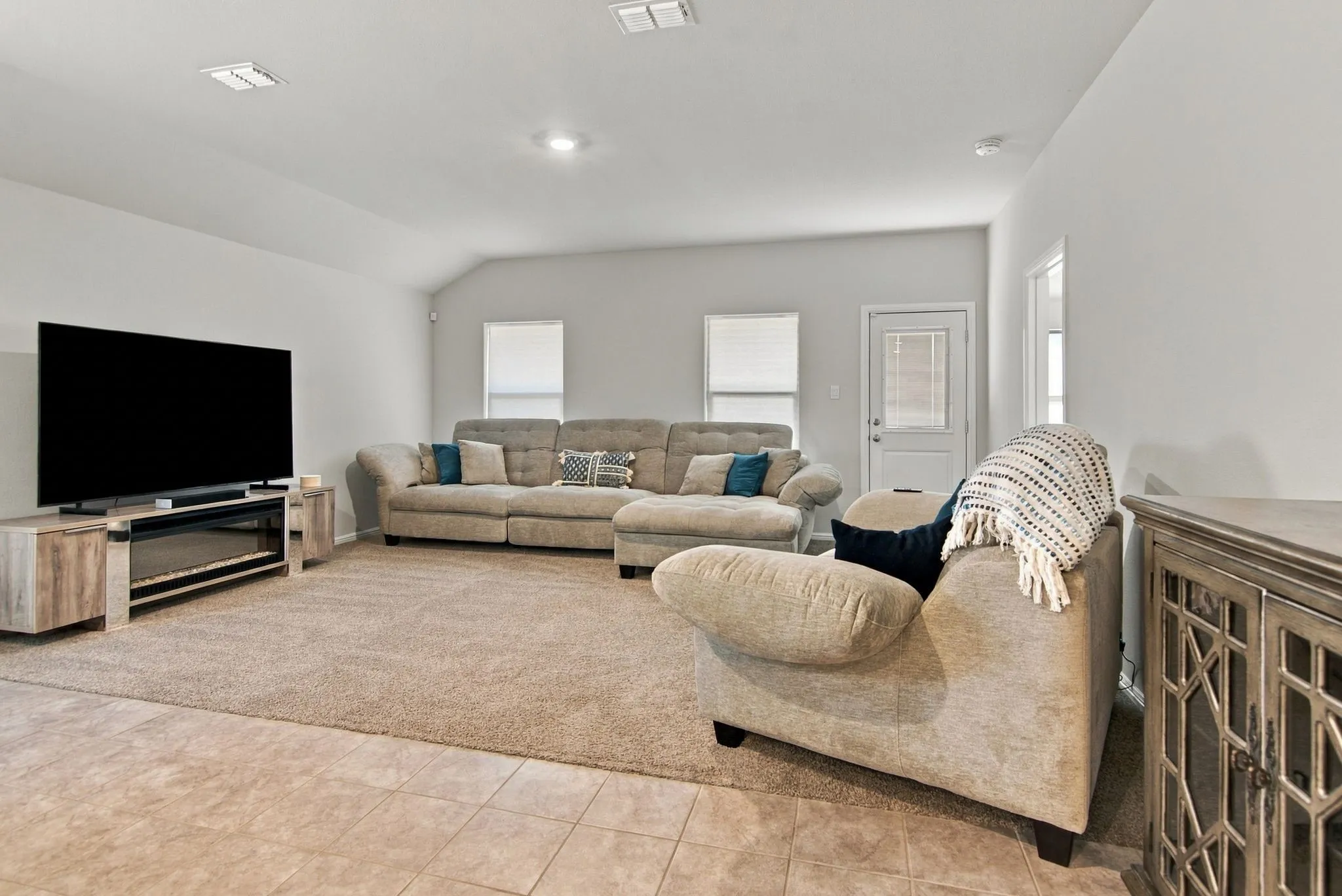 Single Family Residence For Rent in Tarrant County , 7933 Twin Forks Drive, Fort Worth, Texas 76131, 4 Bedroom, 2 Bathroom, 2 Garage spaces, 2,059 Sqft, built in 2023, mls#21411816, Real Estate Agent in Fort Worth, Homes For Rent in Tarrant county, Homes For Rent in Fort Worth, Realtor in Fort Worth Texas, Real Estate Brokerage Independent Realty Texas, Luminita Cordes Realtor