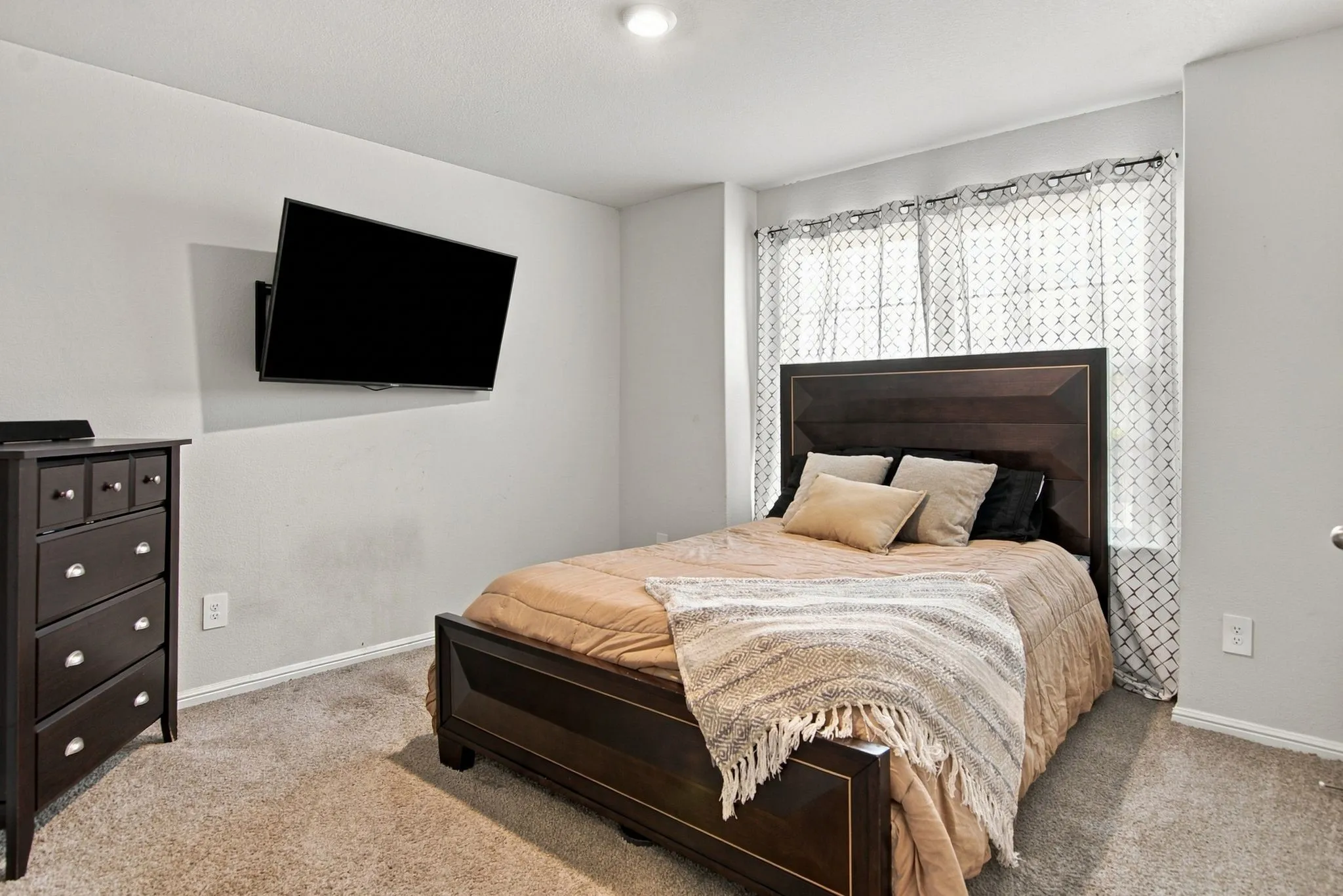 Single Family Residence For Rent in Tarrant County , 7933 Twin Forks Drive, Fort Worth, Texas 76131, 4 Bedroom, 2 Bathroom, 2 Garage spaces, 2,059 Sqft, built in 2023, mls#21411816, Real Estate Agent in Fort Worth, Homes For Rent in Tarrant county, Homes For Rent in Fort Worth, Realtor in Fort Worth Texas, Real Estate Brokerage Independent Realty Texas, Luminita Cordes Realtor