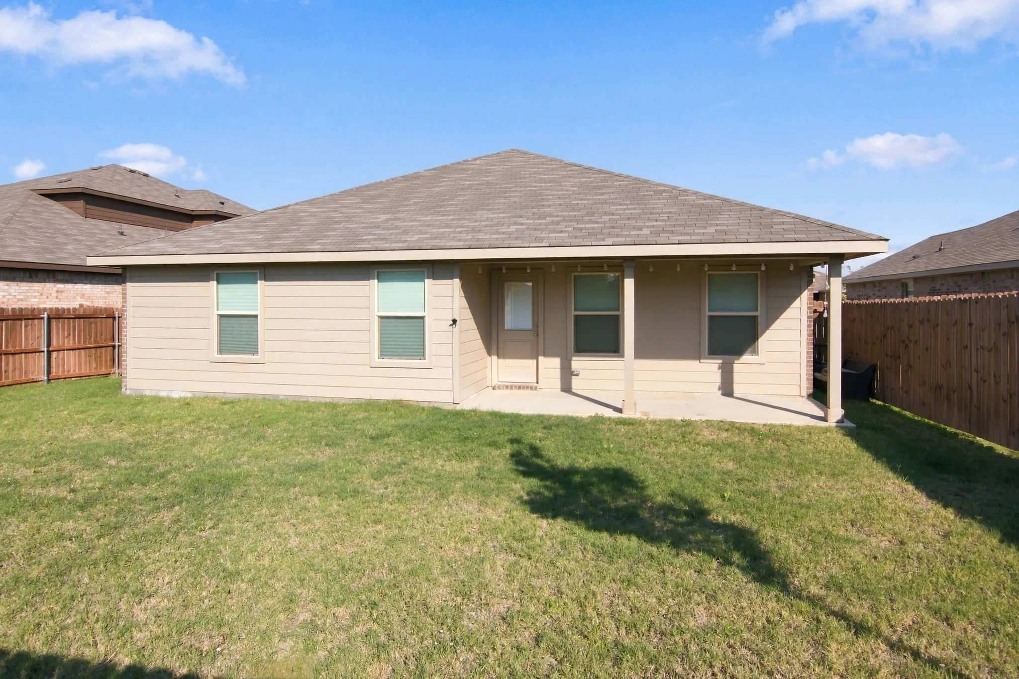 Single Family Residence For Rent in Tarrant County , 7933 Twin Forks Drive, Fort Worth, Texas 76131, 4 Bedroom, 2 Bathroom, 2 Garage spaces, 2,059 Sqft, built in 2023, mls#21411816, Real Estate Agent in Fort Worth, Homes For Rent in Tarrant county, Homes For Rent in Fort Worth, Realtor in Fort Worth Texas, Real Estate Brokerage Independent Realty Texas, Luminita Cordes Realtor