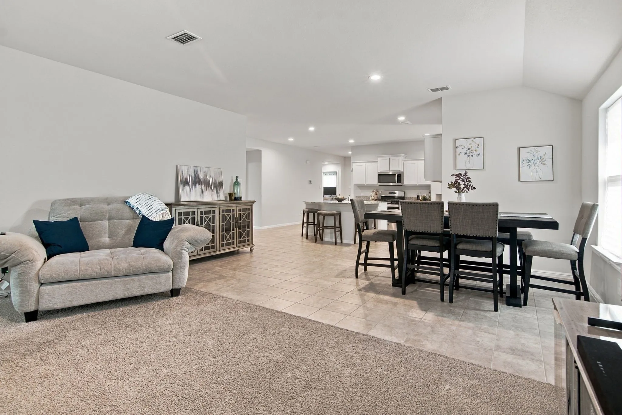 Single Family Residence For Rent in Tarrant County , 7933 Twin Forks Drive, Fort Worth, Texas 76131, 4 Bedroom, 2 Bathroom, 2 Garage spaces, 2,059 Sqft, built in 2023, mls#21411816, Real Estate Agent in Fort Worth, Homes For Rent in Tarrant county, Homes For Rent in Fort Worth, Realtor in Fort Worth Texas, Real Estate Brokerage Independent Realty Texas, Luminita Cordes Realtor