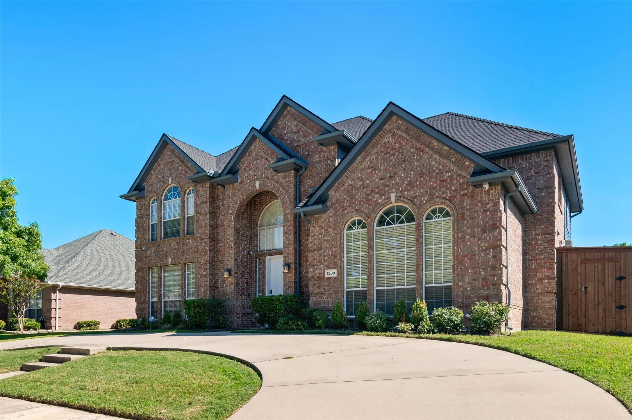 Single Family Residence For Rent in Denton County , 1309 Greenway Park Drive, Carrollton, Texas 75007, 4 Bedroom, 3 Bathroom, 2 Garage spaces, 3,180 Sqft, built in 1999, mls#21411817, Real Estate Agent in Carrollton, Homes For Rent in Denton county, Homes For Rent in Carrollton, Realtor in Carrollton Texas, Real Estate Brokerage Independent Realty Texas, Luminita Cordes Realtor