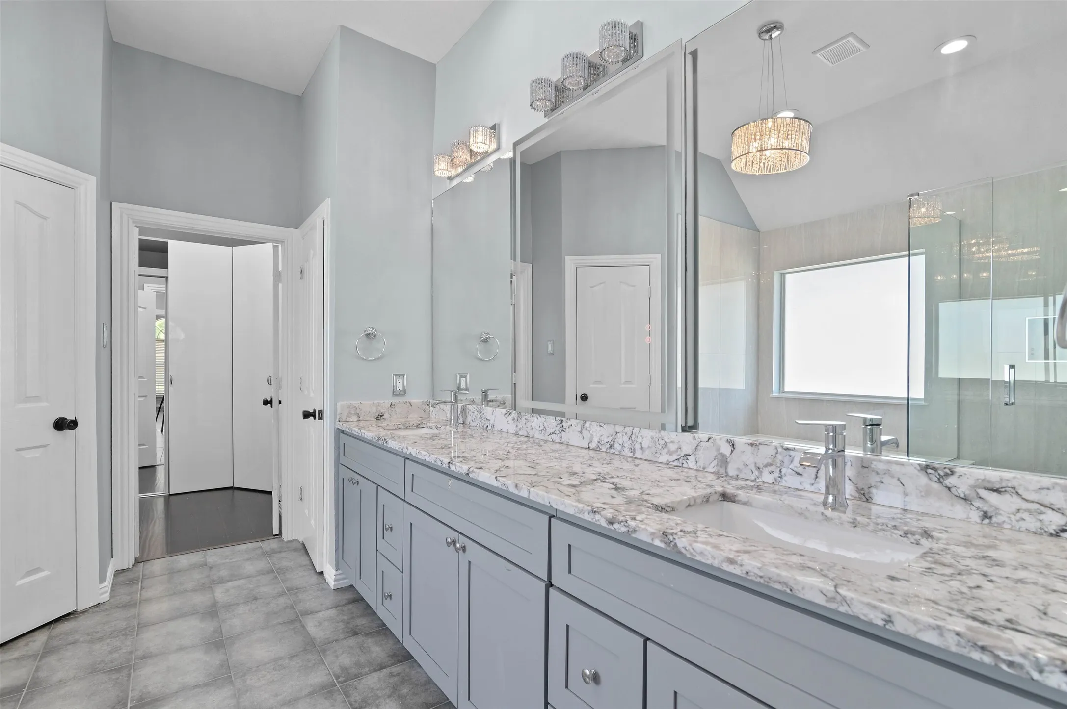 Single Family Residence For Rent in Denton County , 1309 Greenway Park Drive, Carrollton, Texas 75007, 4 Bedroom, 3 Bathroom, 2 Garage spaces, 3,180 Sqft, built in 1999, mls#21411817, Real Estate Agent in Carrollton, Homes For Rent in Denton county, Homes For Rent in Carrollton, Realtor in Carrollton Texas, Real Estate Brokerage Independent Realty Texas, Luminita Cordes Realtor