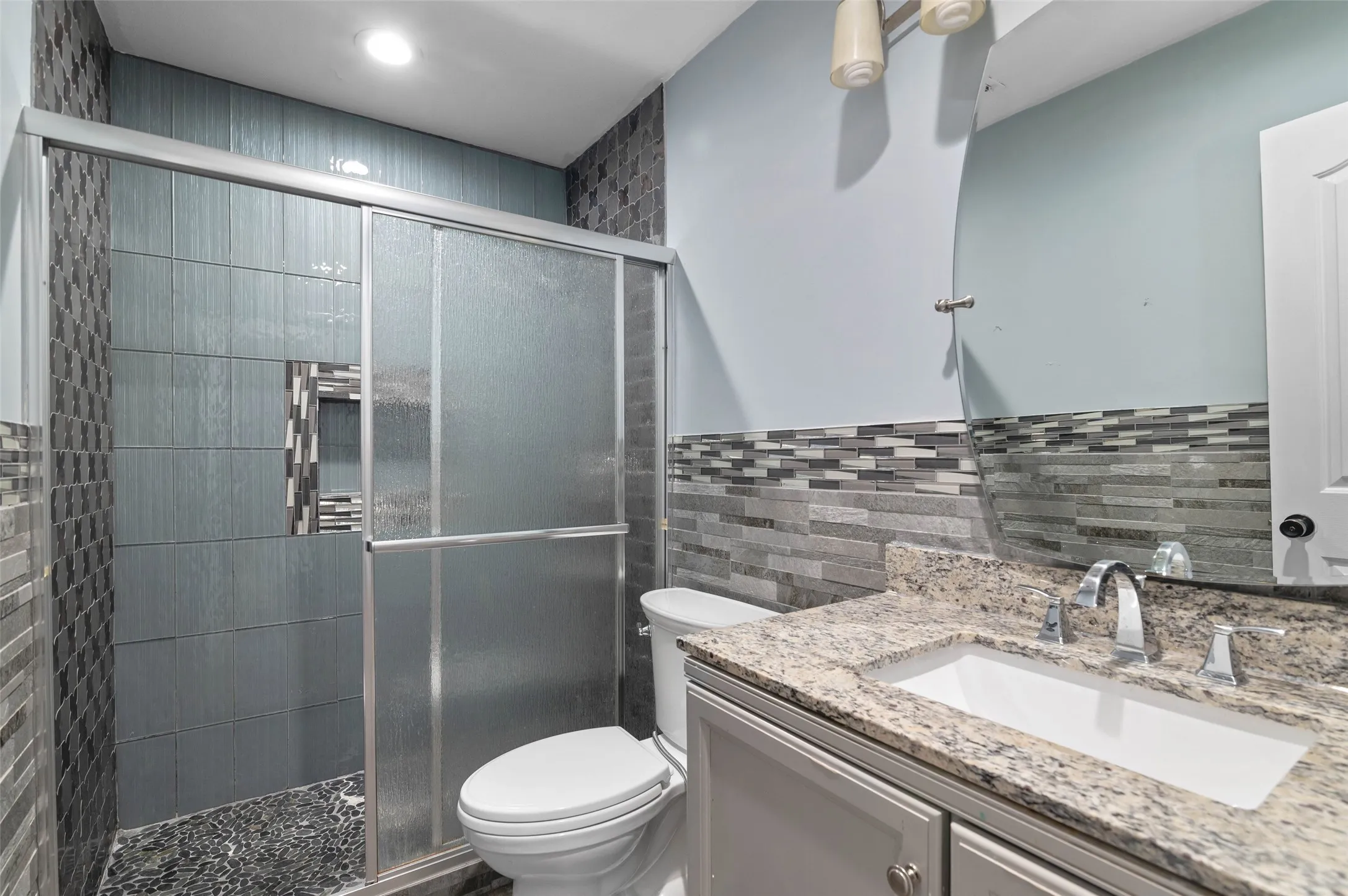Single Family Residence For Rent in Denton County , 1309 Greenway Park Drive, Carrollton, Texas 75007, 4 Bedroom, 3 Bathroom, 2 Garage spaces, 3,180 Sqft, built in 1999, mls#21411817, Real Estate Agent in Carrollton, Homes For Rent in Denton county, Homes For Rent in Carrollton, Realtor in Carrollton Texas, Real Estate Brokerage Independent Realty Texas, Luminita Cordes Realtor