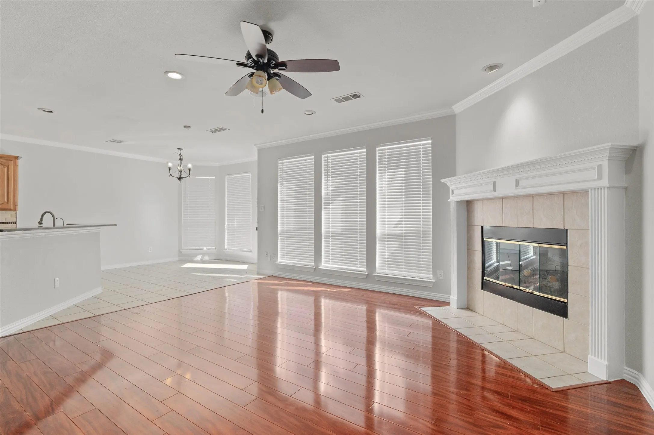 Single Family Residence For Rent in Denton County , 1309 Greenway Park Drive, Carrollton, Texas 75007, 4 Bedroom, 3 Bathroom, 2 Garage spaces, 3,180 Sqft, built in 1999, mls#21411817, Real Estate Agent in Carrollton, Homes For Rent in Denton county, Homes For Rent in Carrollton, Realtor in Carrollton Texas, Real Estate Brokerage Independent Realty Texas, Luminita Cordes Realtor