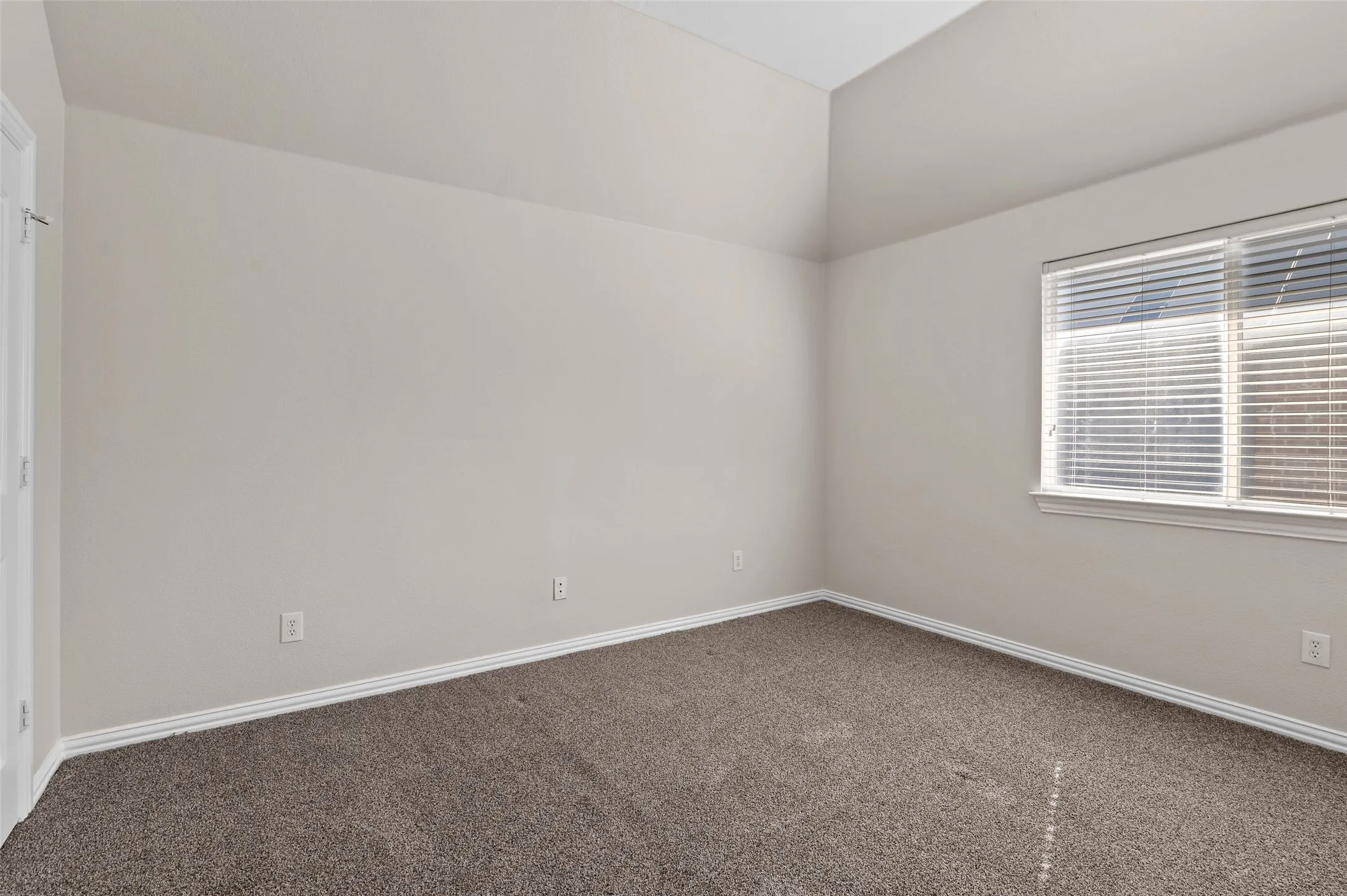 Single Family Residence For Rent in Denton County , 1309 Greenway Park Drive, Carrollton, Texas 75007, 4 Bedroom, 3 Bathroom, 2 Garage spaces, 3,180 Sqft, built in 1999, mls#21411817, Real Estate Agent in Carrollton, Homes For Rent in Denton county, Homes For Rent in Carrollton, Realtor in Carrollton Texas, Real Estate Brokerage Independent Realty Texas, Luminita Cordes Realtor