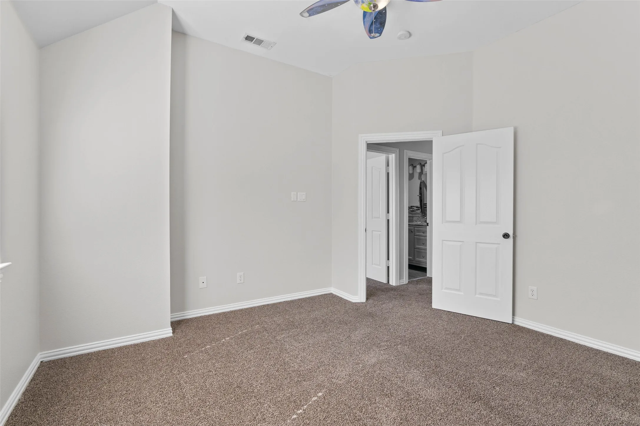 Single Family Residence For Rent in Denton County , 1309 Greenway Park Drive, Carrollton, Texas 75007, 4 Bedroom, 3 Bathroom, 2 Garage spaces, 3,180 Sqft, built in 1999, mls#21411817, Real Estate Agent in Carrollton, Homes For Rent in Denton county, Homes For Rent in Carrollton, Realtor in Carrollton Texas, Real Estate Brokerage Independent Realty Texas, Luminita Cordes Realtor