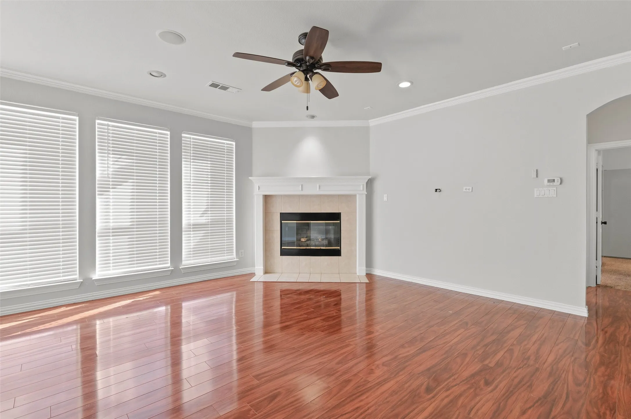 Single Family Residence For Rent in Denton County , 1309 Greenway Park Drive, Carrollton, Texas 75007, 4 Bedroom, 3 Bathroom, 2 Garage spaces, 3,180 Sqft, built in 1999, mls#21411817, Real Estate Agent in Carrollton, Homes For Rent in Denton county, Homes For Rent in Carrollton, Realtor in Carrollton Texas, Real Estate Brokerage Independent Realty Texas, Luminita Cordes Realtor