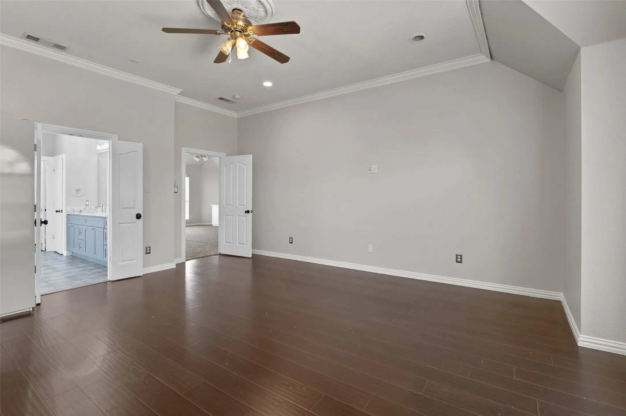 Single Family Residence For Rent in Denton County , 1309 Greenway Park Drive, Carrollton, Texas 75007, 4 Bedroom, 3 Bathroom, 2 Garage spaces, 3,180 Sqft, built in 1999, mls#21411817, Real Estate Agent in Carrollton, Homes For Rent in Denton county, Homes For Rent in Carrollton, Realtor in Carrollton Texas, Real Estate Brokerage Independent Realty Texas, Luminita Cordes Realtor