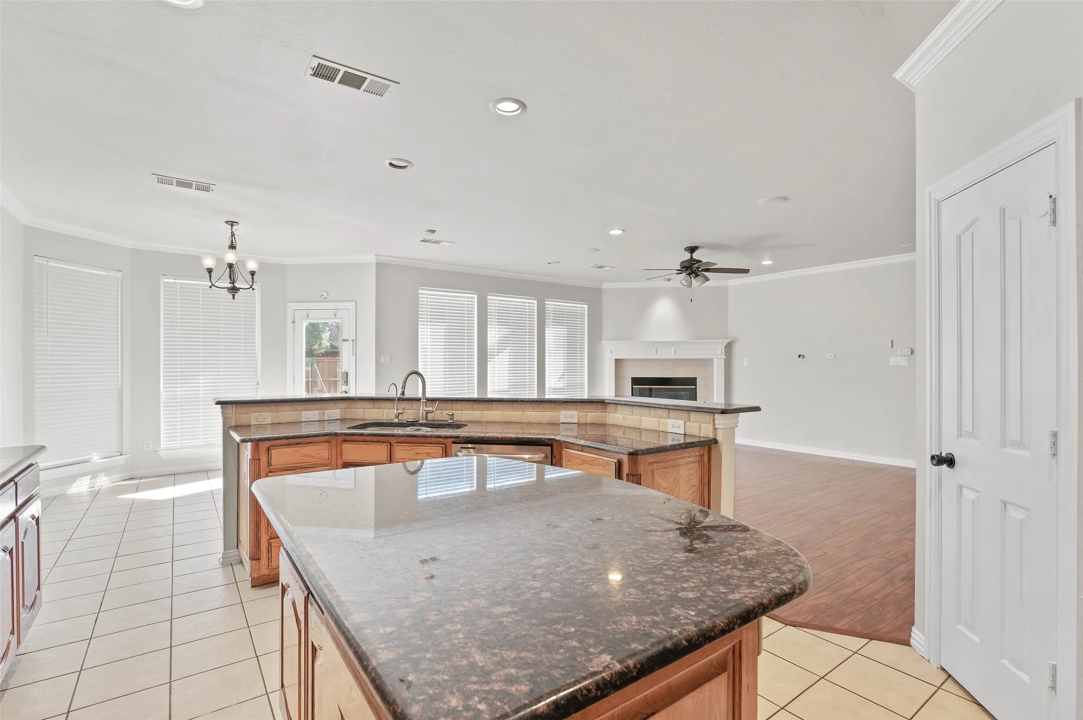 Single Family Residence For Rent in Denton County , 1309 Greenway Park Drive, Carrollton, Texas 75007, 4 Bedroom, 3 Bathroom, 2 Garage spaces, 3,180 Sqft, built in 1999, mls#21411817, Real Estate Agent in Carrollton, Homes For Rent in Denton county, Homes For Rent in Carrollton, Realtor in Carrollton Texas, Real Estate Brokerage Independent Realty Texas, Luminita Cordes Realtor