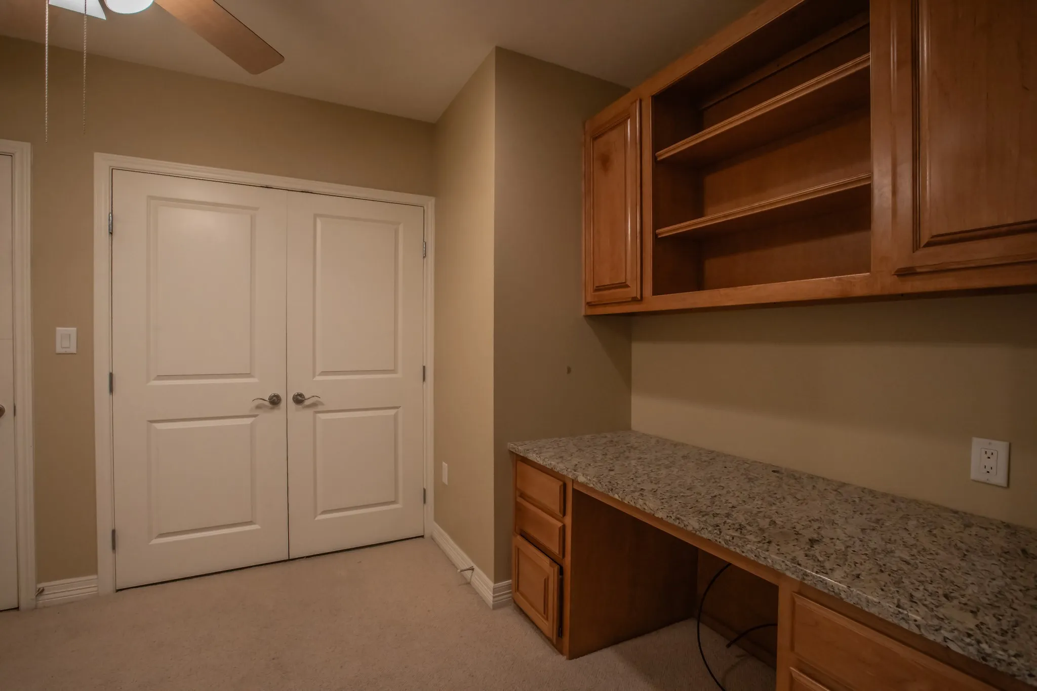 Condominium For Sale in Tarrant County , 500 Throckmorton Street 2502, Fort Worth, Texas 76102, 1 Bedroom, 1 Bathroom, 1 Garage spaces, 923 Sqft, built in 1972, mls#21411725, Real Estate Agent in Fort Worth, Homes For Sale in Tarrant county, Homes For Sale in Fort Worth, Realtor in Fort Worth Texas, Real Estate Brokerage Independent Realty Texas, Luminita Cordes Realtor