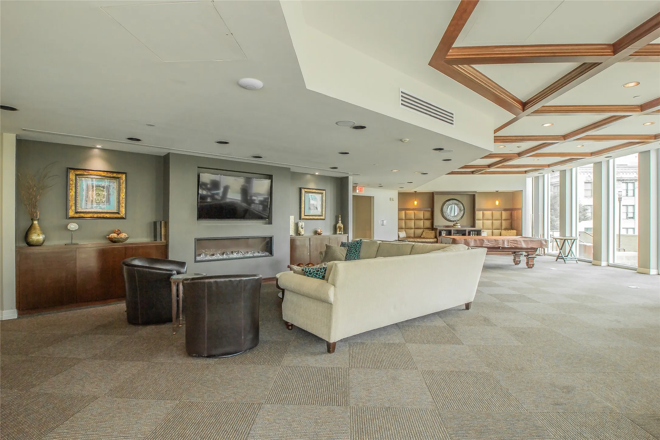 Condominium For Sale in Tarrant County , 500 Throckmorton Street 2502, Fort Worth, Texas 76102, 1 Bedroom, 1 Bathroom, 1 Garage spaces, 923 Sqft, built in 1972, mls#21411725, Real Estate Agent in Fort Worth, Homes For Sale in Tarrant county, Homes For Sale in Fort Worth, Realtor in Fort Worth Texas, Real Estate Brokerage Independent Realty Texas, Luminita Cordes Realtor