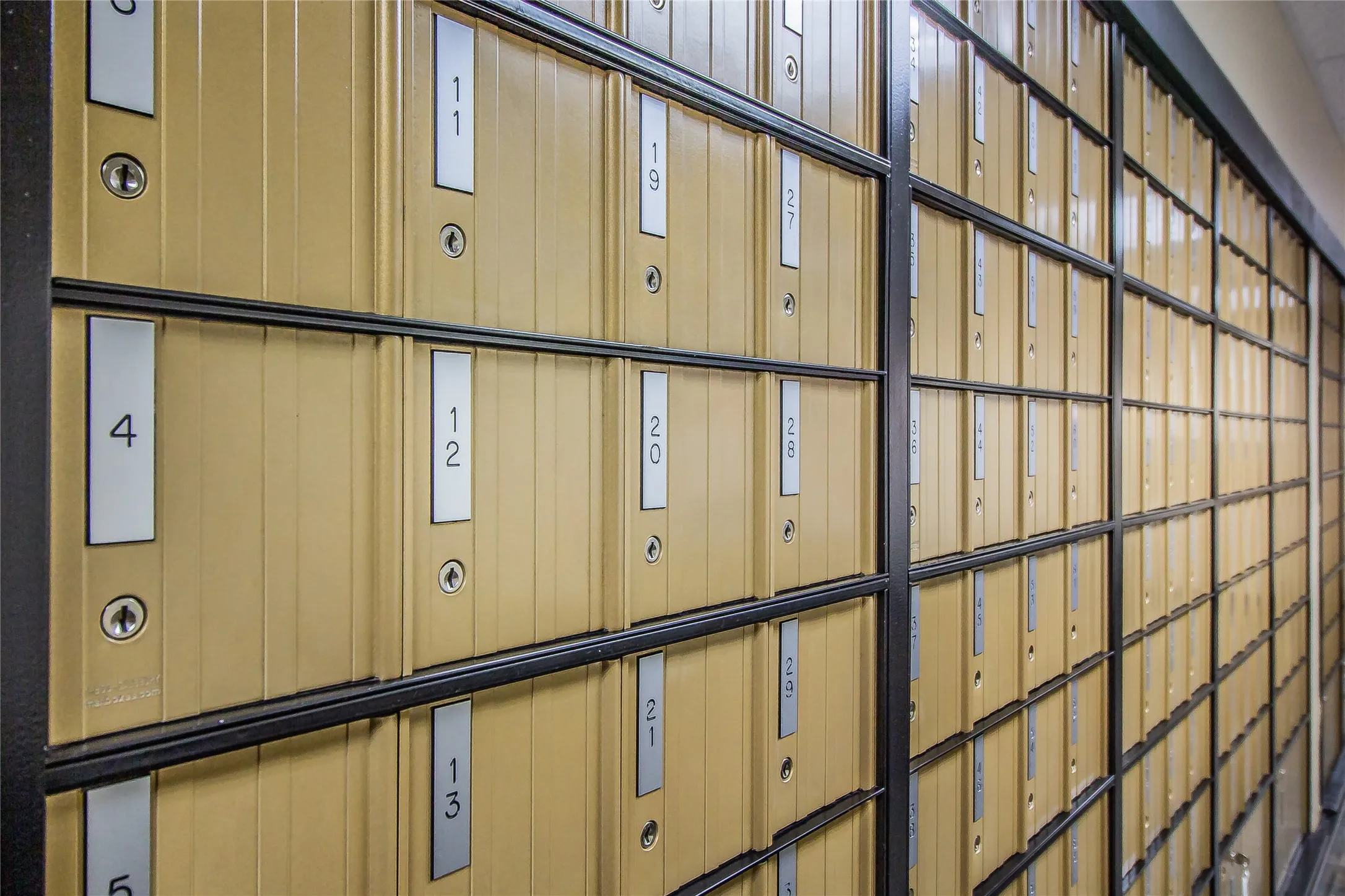 Condominium For Sale in Tarrant County , 500 Throckmorton Street 2502, Fort Worth, Texas 76102, 1 Bedroom, 1 Bathroom, 1 Garage spaces, 923 Sqft, built in 1972, mls#21411725, Real Estate Agent in Fort Worth, Homes For Sale in Tarrant county, Homes For Sale in Fort Worth, Realtor in Fort Worth Texas, Real Estate Brokerage Independent Realty Texas, Luminita Cordes Realtor