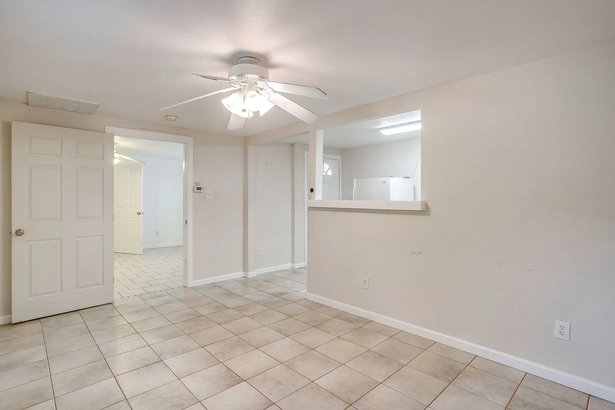 Single Family Residence For Rent in Tarrant County , 2606 Wayside Avenue, Fort Worth, Texas 76110, 1 Bedroom, 1 Bathroom, Garage spaces, 710 Sqft, built in 1941, mls#21411812, Real Estate Agent in Fort Worth, Homes For Rent in Tarrant county, Homes For Rent in Fort Worth, Realtor in Fort Worth Texas, Real Estate Brokerage Independent Realty Texas, Luminita Cordes Realtor