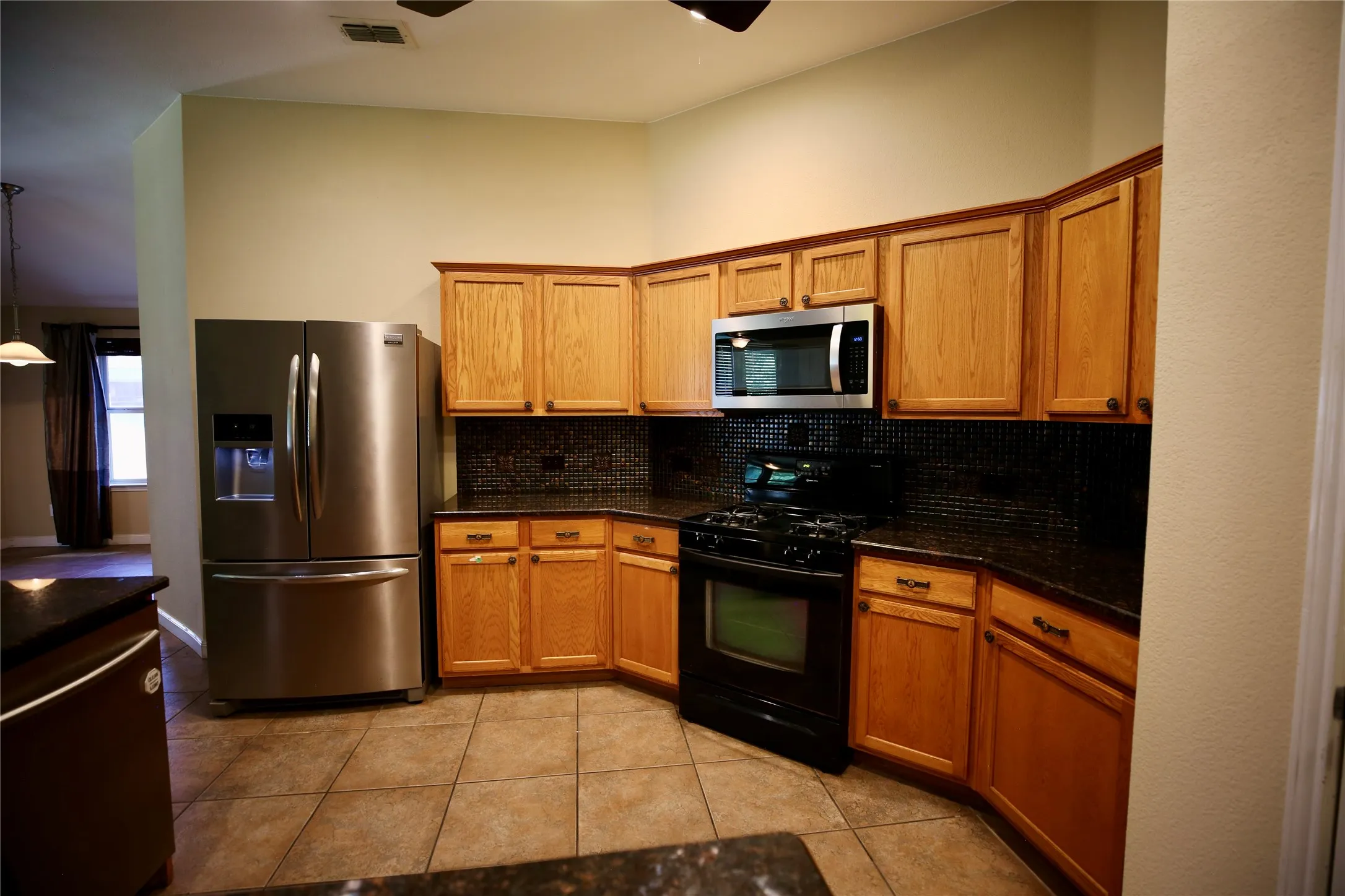Single Family Residence For Rent in Tarrant County , 5708 Calf Creek Drive, Fort Worth, Texas 76179, 3 Bedroom, 2 Bathroom, 2 Garage spaces, 2,192 Sqft, built in 2004, mls#21403237, Real Estate Agent in Fort Worth, Homes For Rent in Tarrant county, Homes For Rent in Fort Worth, Realtor in Fort Worth Texas, Real Estate Brokerage Independent Realty Texas, Luminita Cordes Realtor