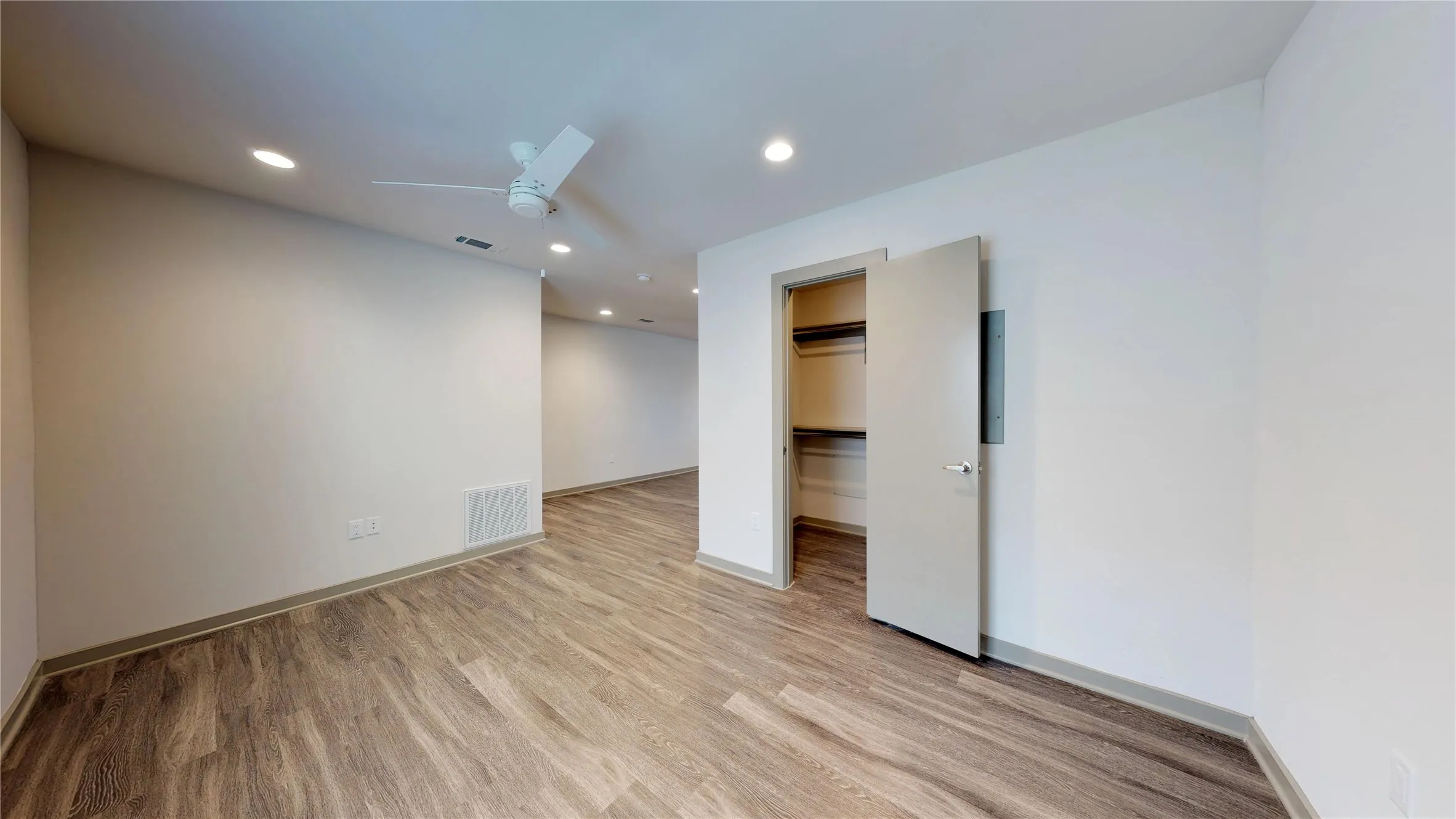 Apartment For Rent in Dallas County , 6304 Prospect Avenue 208, Dallas, Texas 75214, 1 Bedroom, 1 Bathroom, Garage spaces, 605 Sqft, built in 1945, mls#21409428, Real Estate Agent in Dallas, Homes For Rent in Dallas county, Homes For Rent in Dallas, Realtor in Dallas Texas, Real Estate Brokerage Independent Realty Texas, Luminita Cordes Realtor