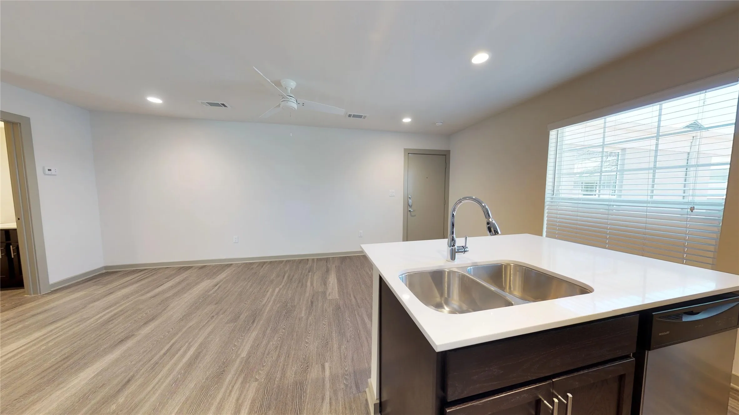 Apartment For Rent in Dallas County , 6304 Prospect Avenue 208, Dallas, Texas 75214, 1 Bedroom, 1 Bathroom, Garage spaces, 605 Sqft, built in 1945, mls#21409428, Real Estate Agent in Dallas, Homes For Rent in Dallas county, Homes For Rent in Dallas, Realtor in Dallas Texas, Real Estate Brokerage Independent Realty Texas, Luminita Cordes Realtor