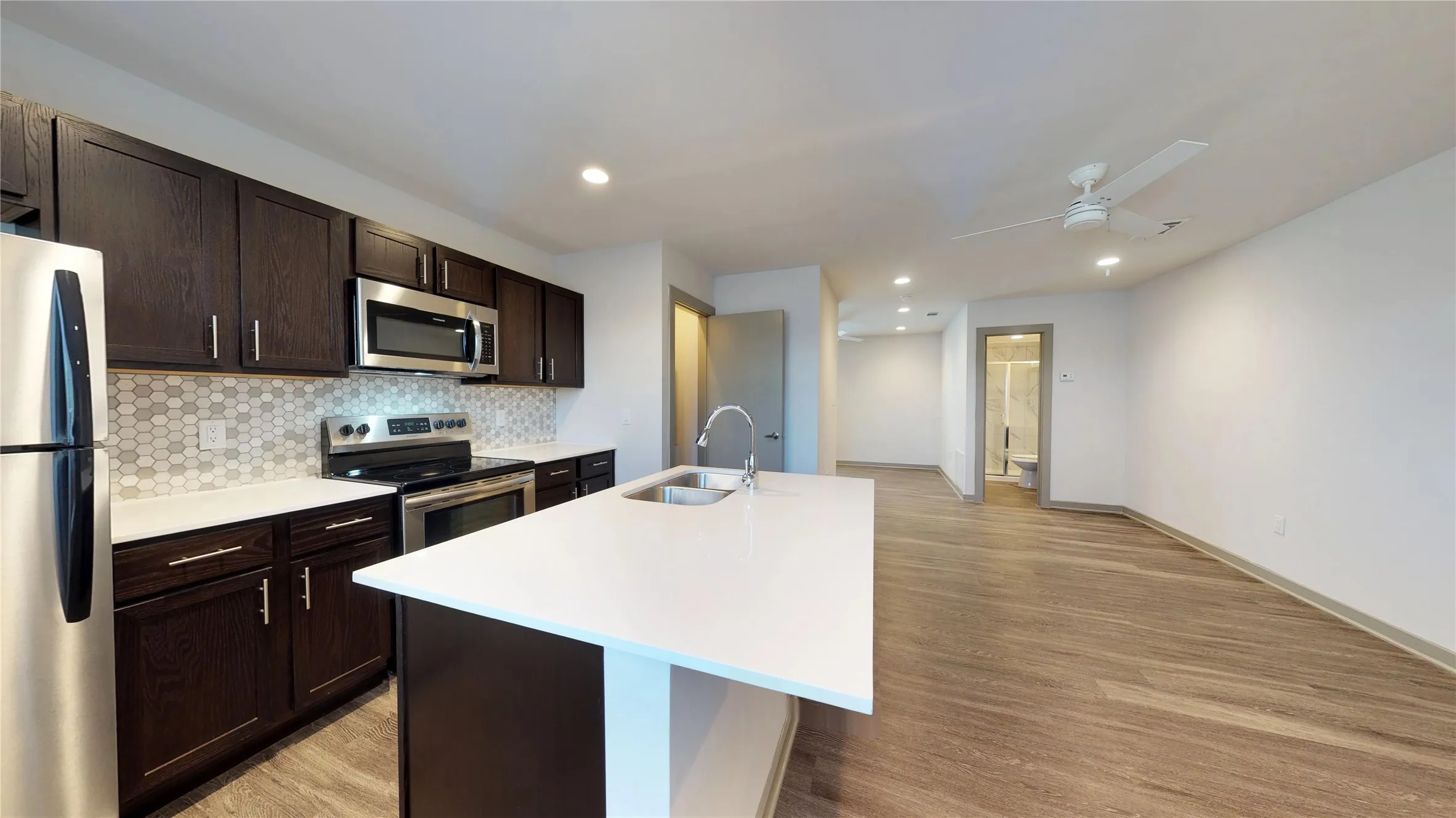 Apartment For Rent in Dallas County , 6304 Prospect Avenue 208, Dallas, Texas 75214, 1 Bedroom, 1 Bathroom, Garage spaces, 605 Sqft, built in 1945, mls#21409428, Real Estate Agent in Dallas, Homes For Rent in Dallas county, Homes For Rent in Dallas, Realtor in Dallas Texas, Real Estate Brokerage Independent Realty Texas, Luminita Cordes Realtor