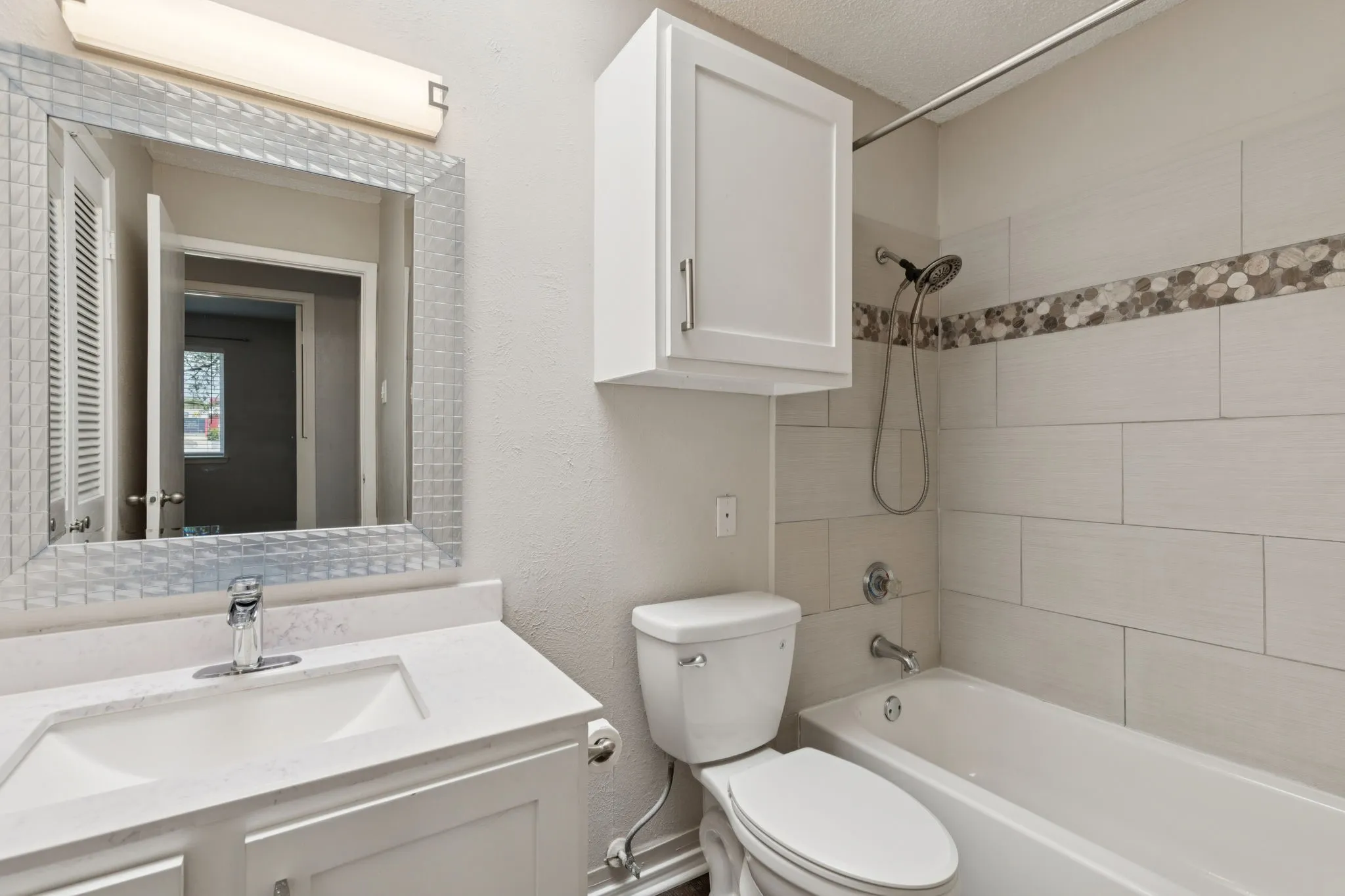 Condominium For Rent in Dallas County , 6646 E Lovers Lane 104, Dallas, Texas 75214, 2 Bedroom, 1 Bathroom, 1 Garage spaces, 848 Sqft, built in 1979, mls#21411828, Real Estate Agent in Dallas, Homes For Rent in Dallas county, Homes For Rent in Dallas, Realtor in Dallas Texas, Real Estate Brokerage Independent Realty Texas, Luminita Cordes Realtor