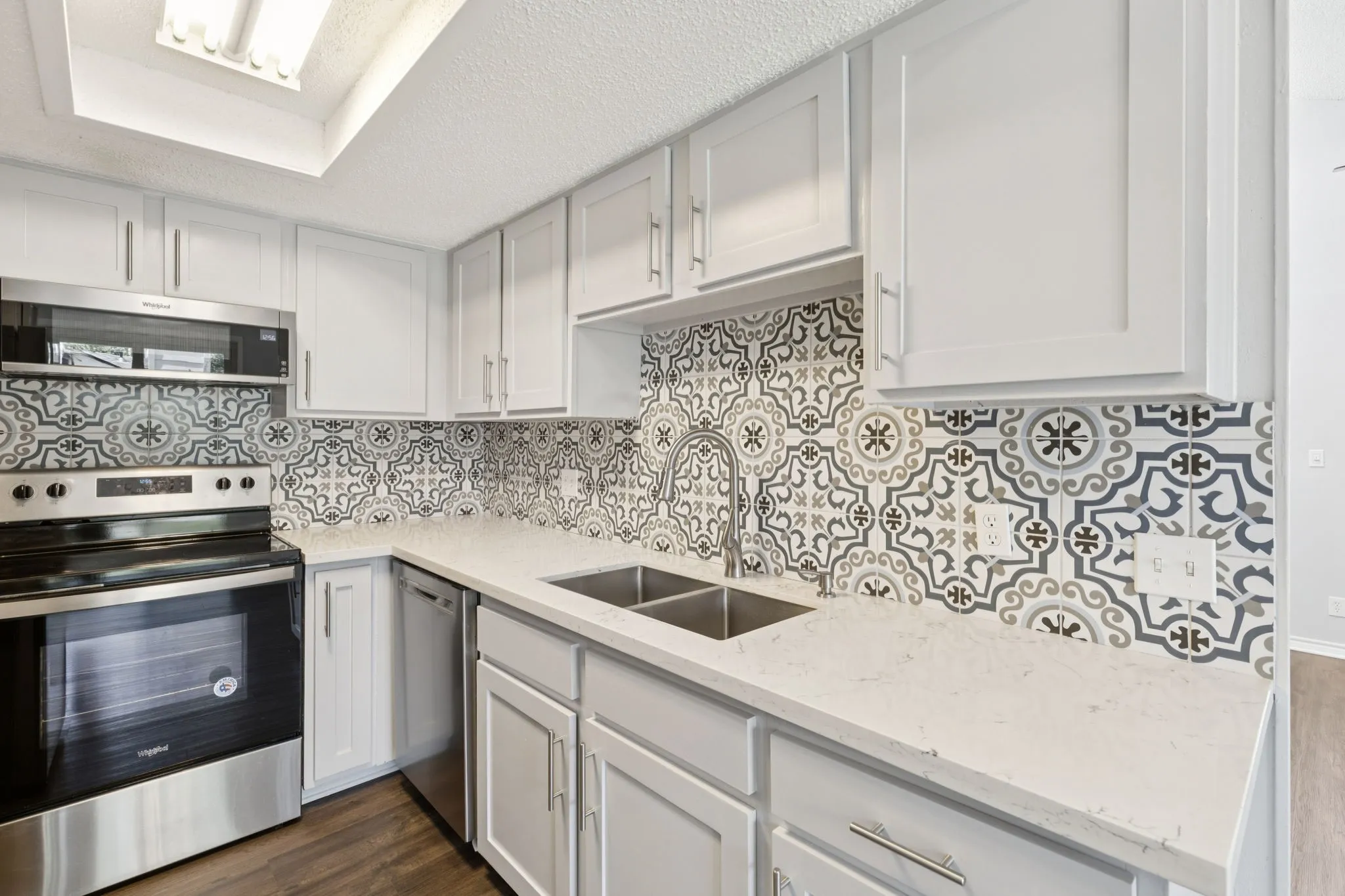 Condominium For Rent in Dallas County , 6646 E Lovers Lane 104, Dallas, Texas 75214, 2 Bedroom, 1 Bathroom, 1 Garage spaces, 848 Sqft, built in 1979, mls#21411828, Real Estate Agent in Dallas, Homes For Rent in Dallas county, Homes For Rent in Dallas, Realtor in Dallas Texas, Real Estate Brokerage Independent Realty Texas, Luminita Cordes Realtor