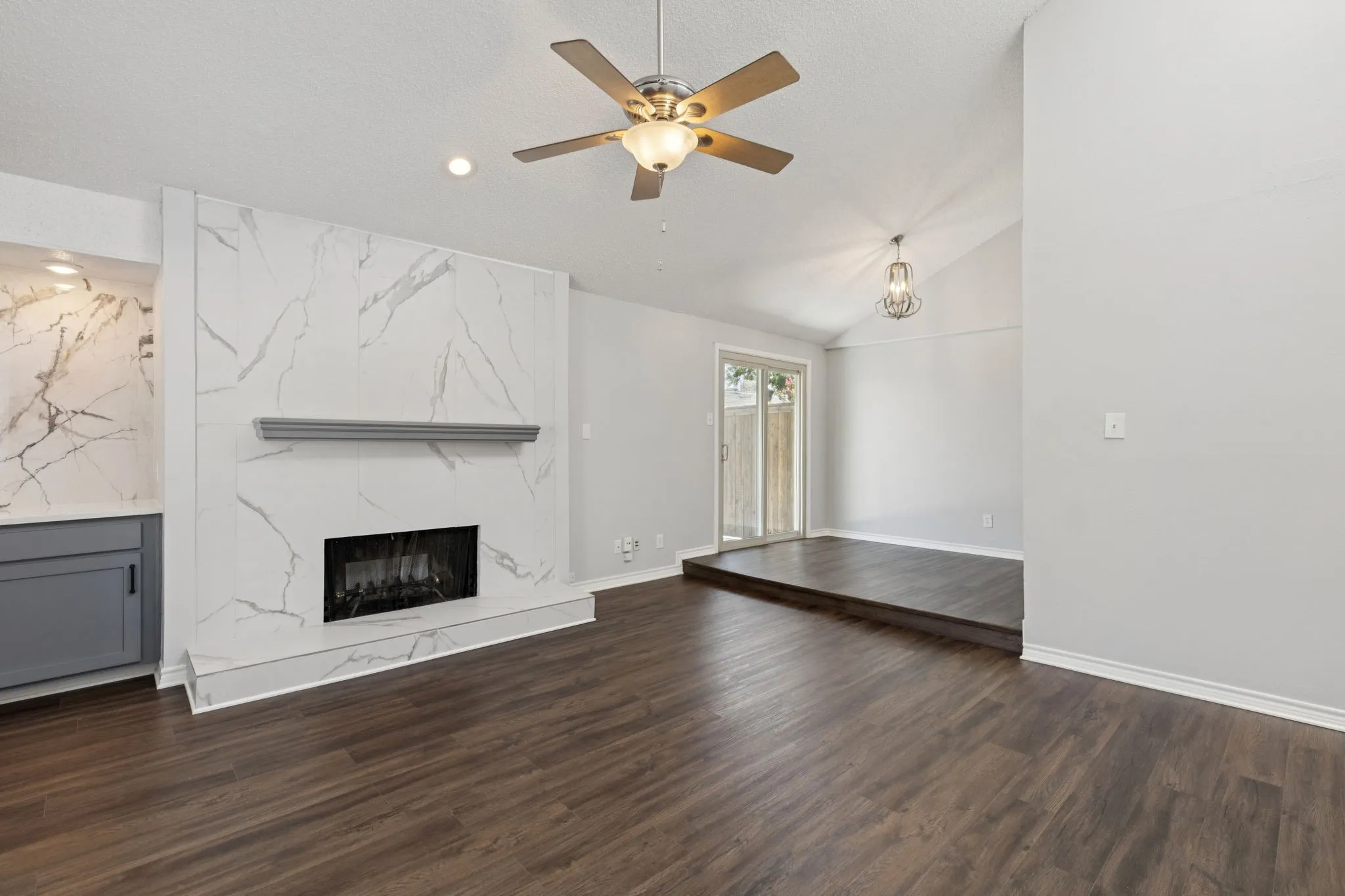 Condominium For Rent in Dallas County , 6646 E Lovers Lane 104, Dallas, Texas 75214, 2 Bedroom, 1 Bathroom, 1 Garage spaces, 848 Sqft, built in 1979, mls#21411828, Real Estate Agent in Dallas, Homes For Rent in Dallas county, Homes For Rent in Dallas, Realtor in Dallas Texas, Real Estate Brokerage Independent Realty Texas, Luminita Cordes Realtor
