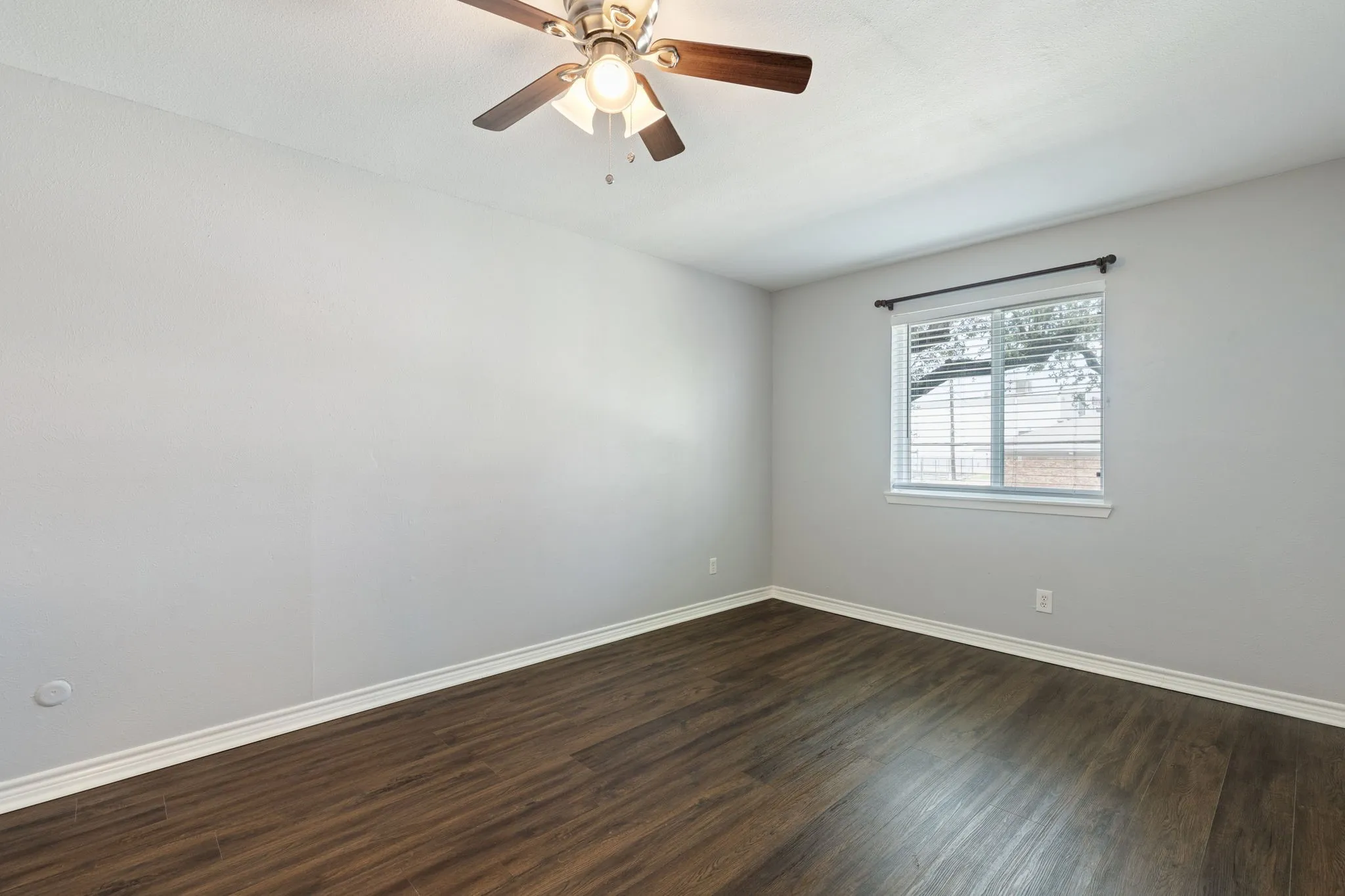 Condominium For Rent in Dallas County , 6646 E Lovers Lane 104, Dallas, Texas 75214, 2 Bedroom, 1 Bathroom, 1 Garage spaces, 848 Sqft, built in 1979, mls#21411828, Real Estate Agent in Dallas, Homes For Rent in Dallas county, Homes For Rent in Dallas, Realtor in Dallas Texas, Real Estate Brokerage Independent Realty Texas, Luminita Cordes Realtor